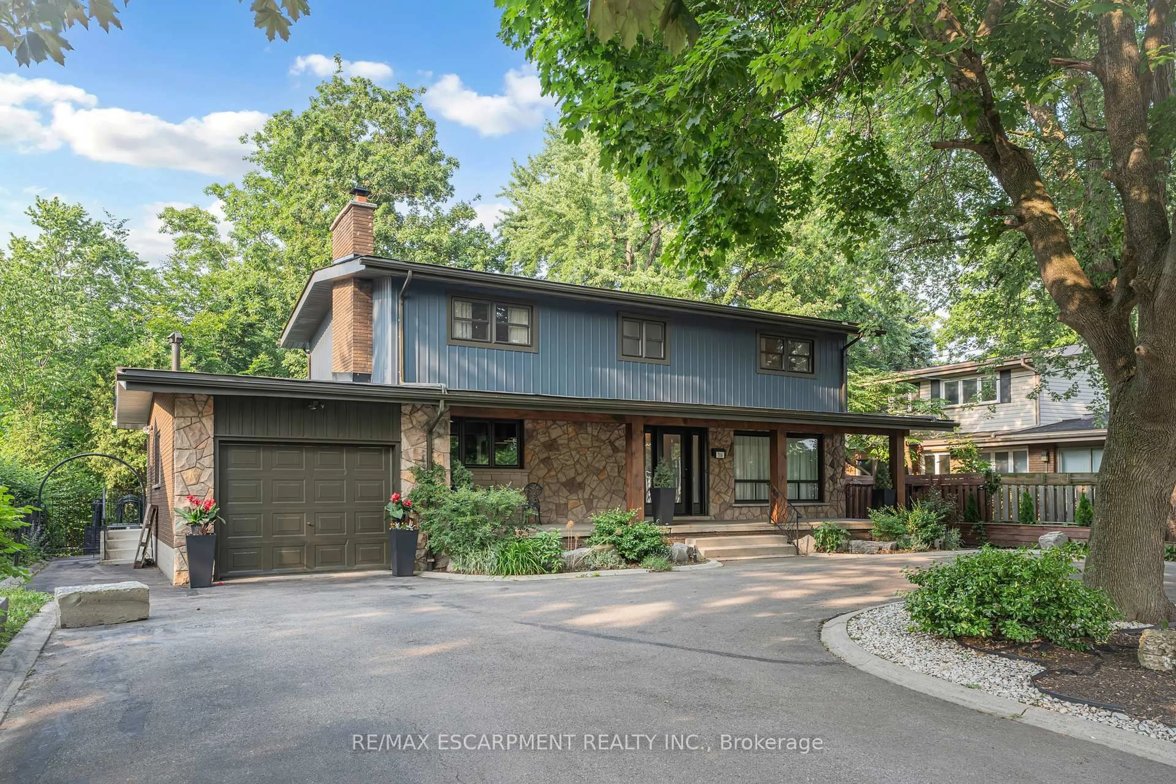 Home with brick exterior material, street for 316 Fennell Ave, Hamilton Ontario L9C 1G4