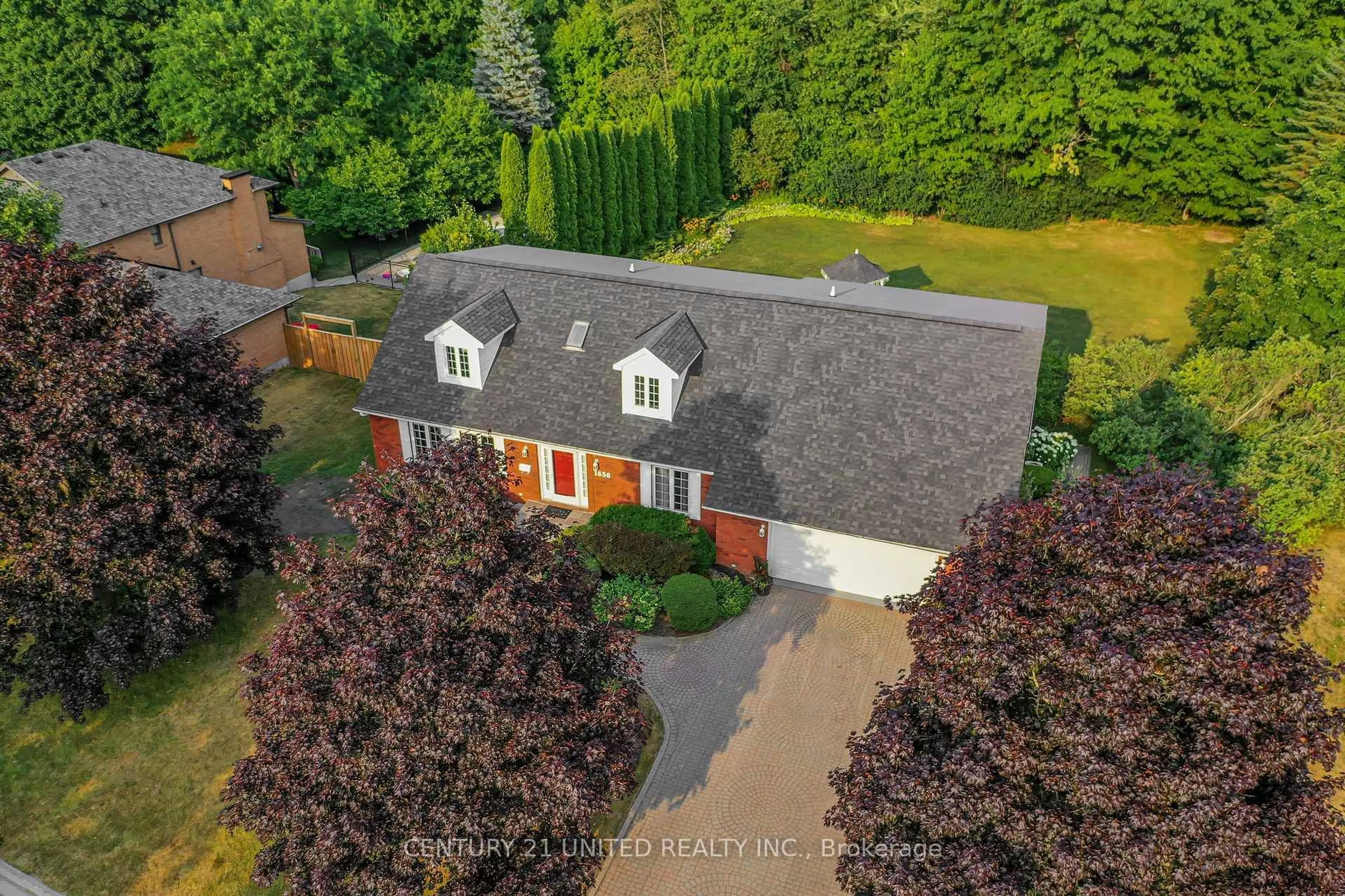 A pic from outside/outdoor area/front of a property/back of a property/a pic from drone, street for 1656 Champlain Dr, Peterborough North Ontario K9L 1N6