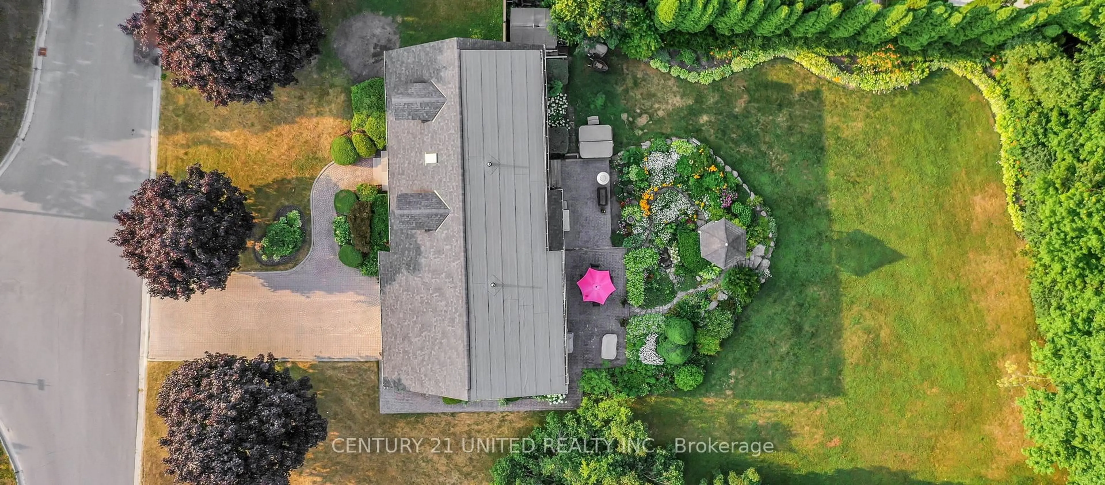 A pic from outside/outdoor area/front of a property/back of a property/a pic from drone, street for 1656 Champlain Dr, Peterborough North Ontario K9L 1N6