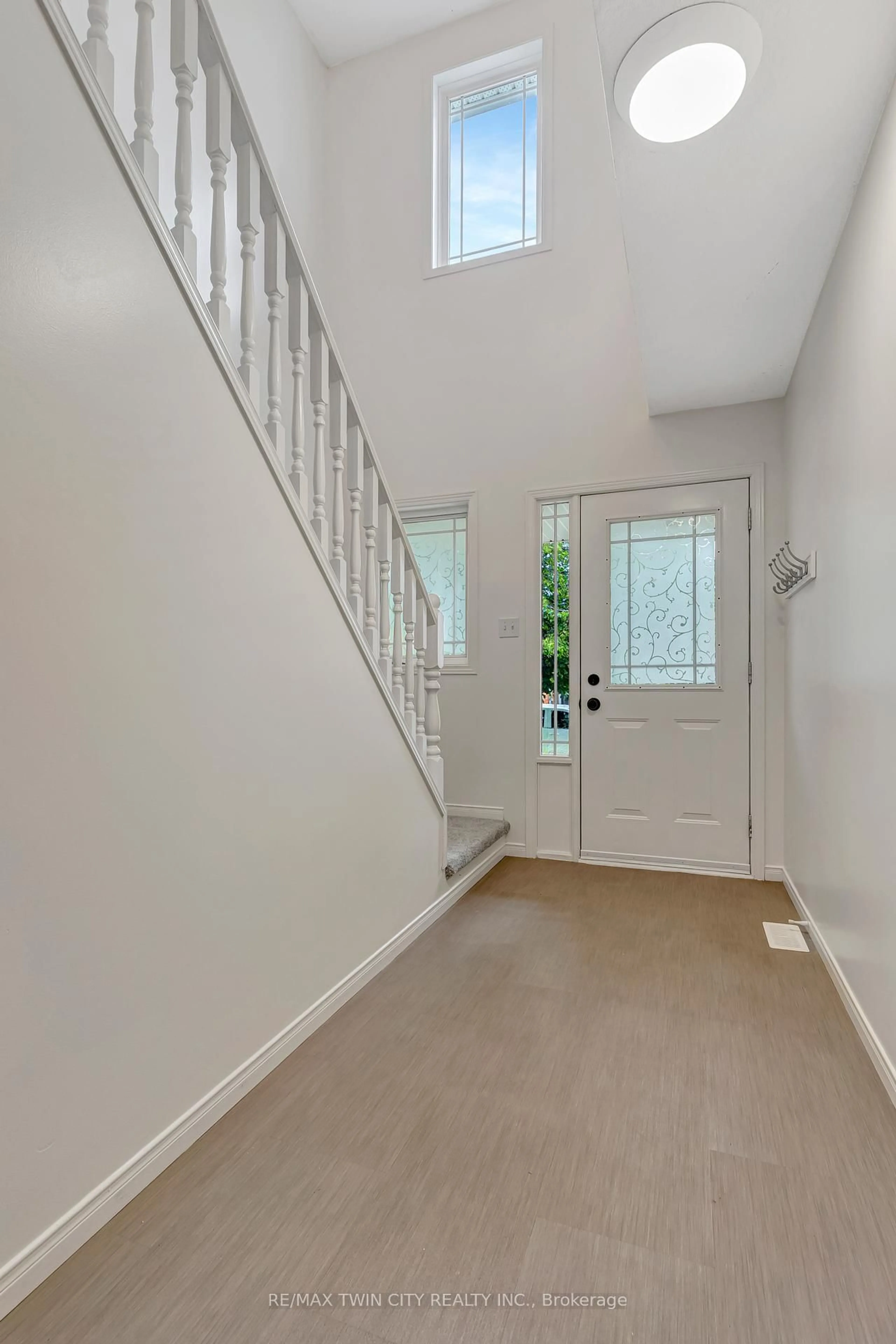 Unknown for 466 Annapolis Crt, Waterloo Ontario N2E 4E8