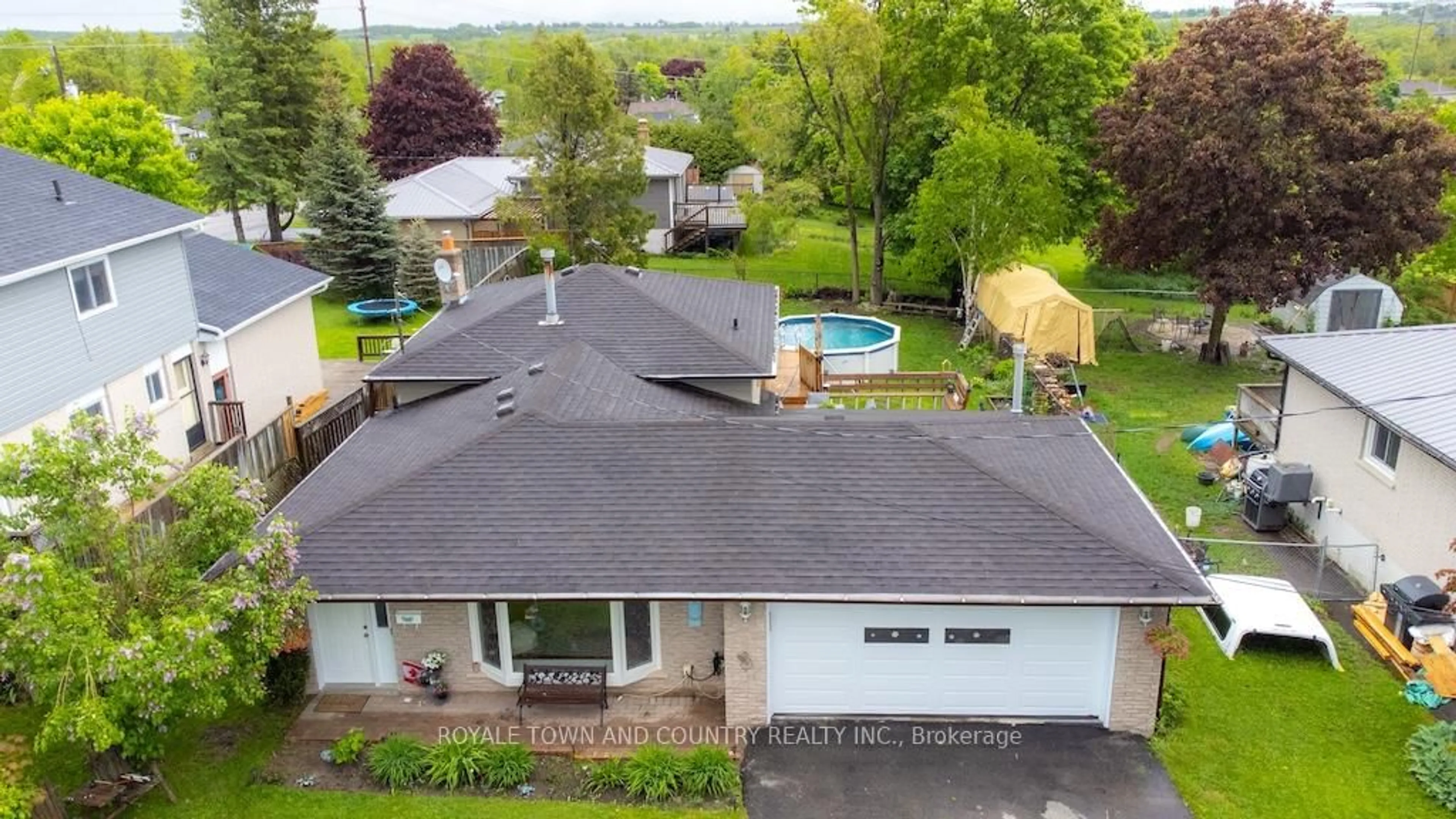 A pic from outside/outdoor area/front of a property/back of a property/a pic from drone, unknown for 24 Mohawk Dr, Kawartha Lakes Ontario K9V 4R1