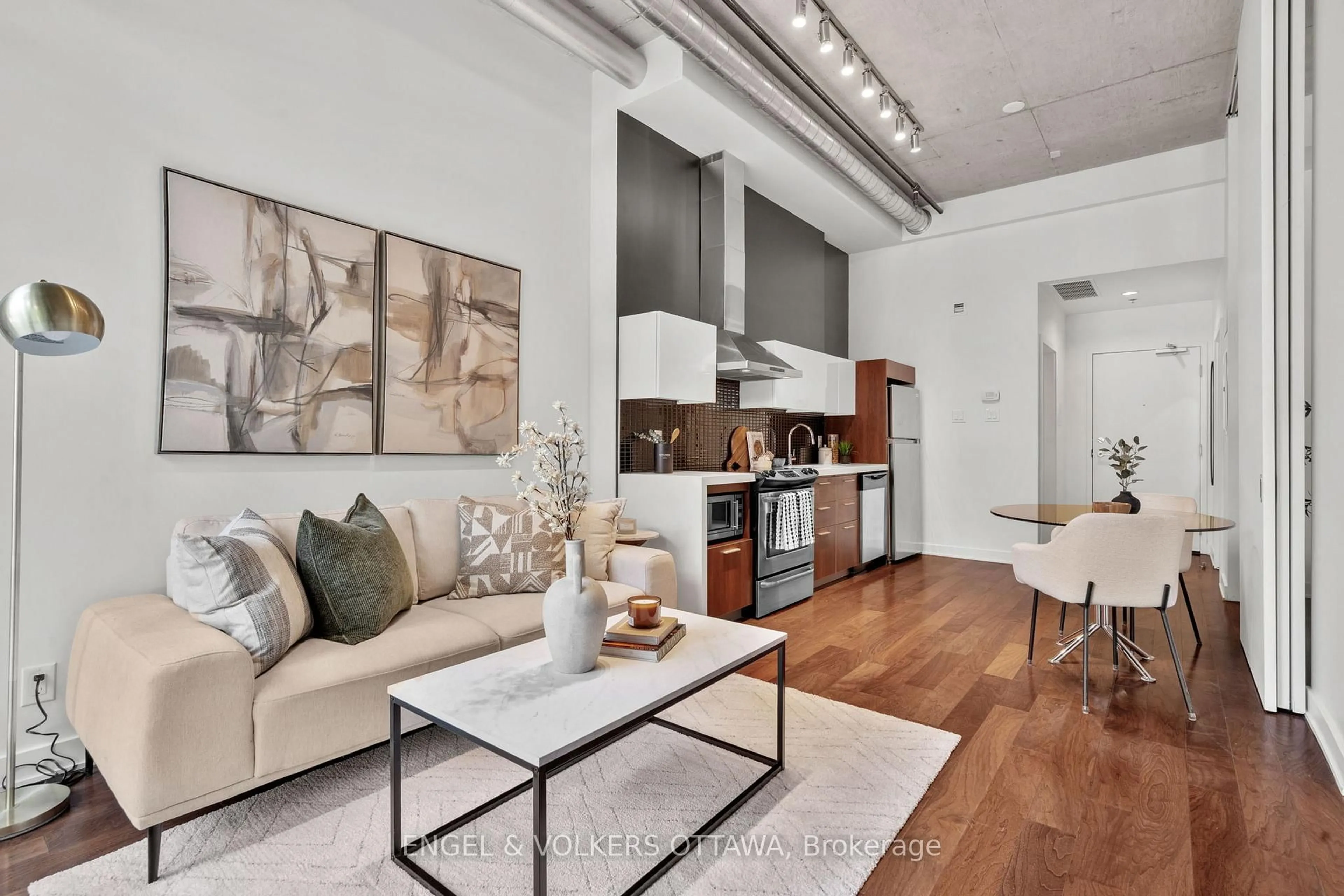 Unknown for 340 Mcleod St #106, Ottawa Ontario K2P 1A4