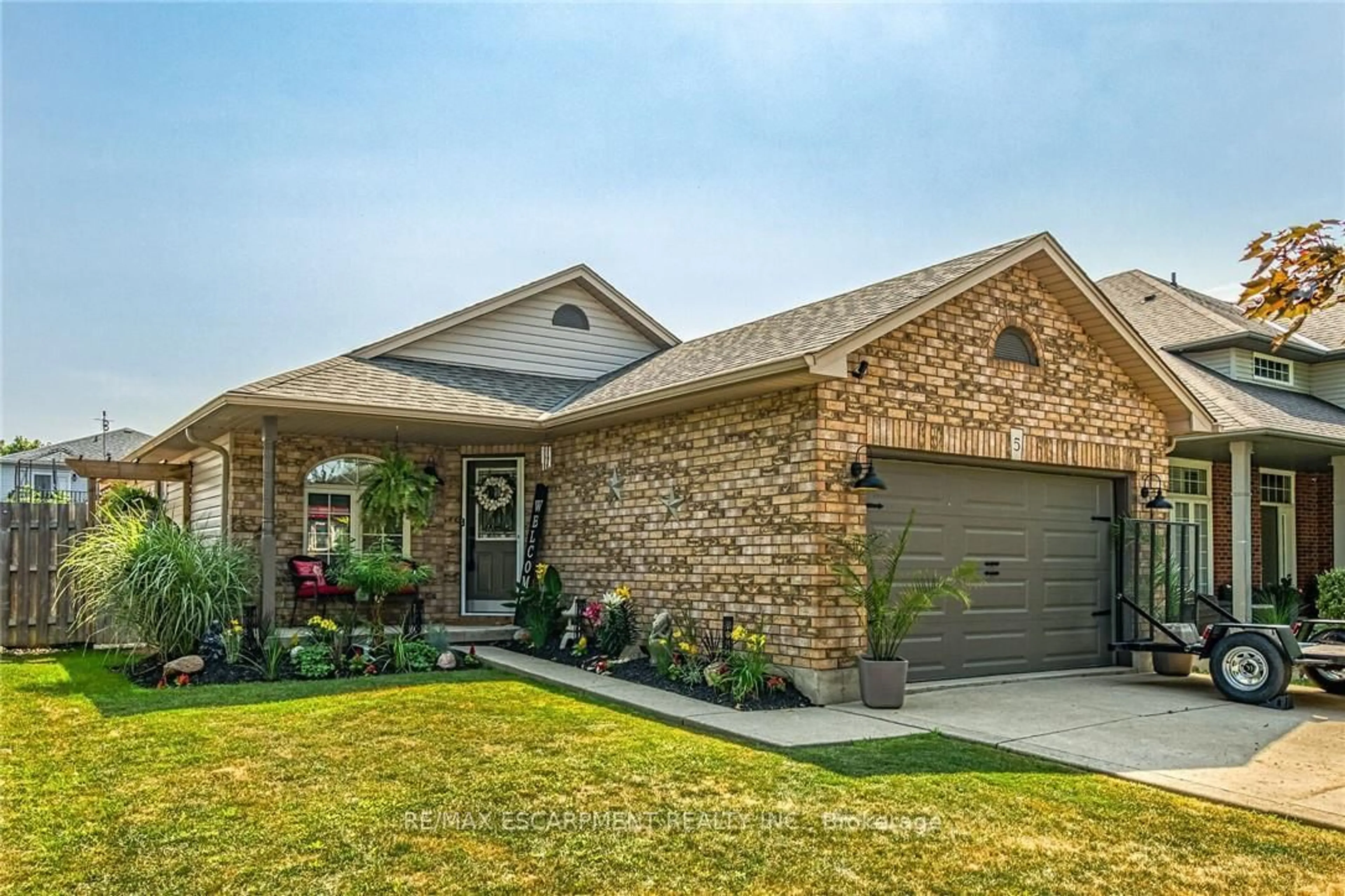 Home with brick exterior material, street for 5 CARNEGIE Crt, Haldimand Ontario N3W 2M8