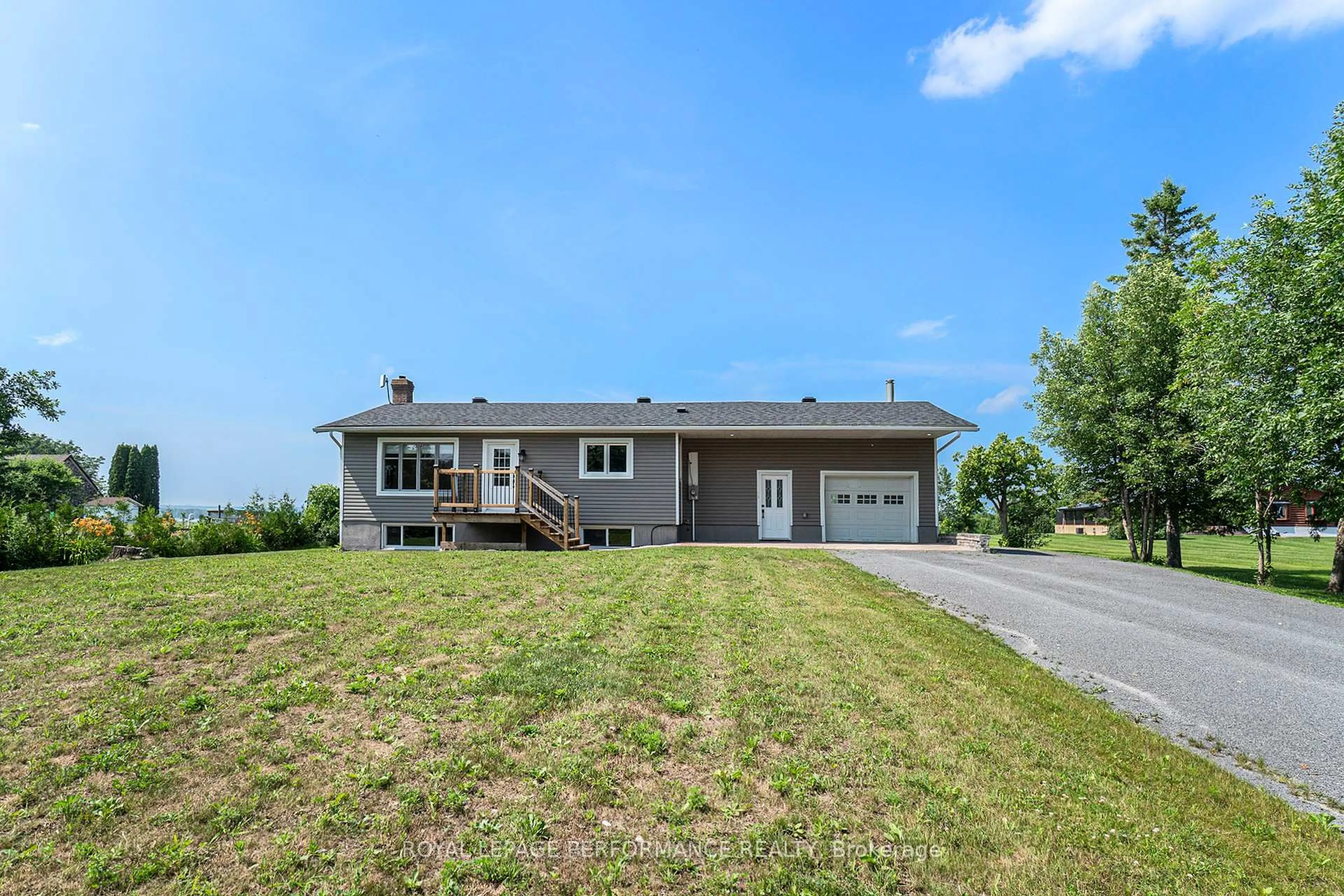 Home with vinyl exterior material, street for 9360 County Road 17 Rd, Clarence-Rockland Ontario K4K 1K9