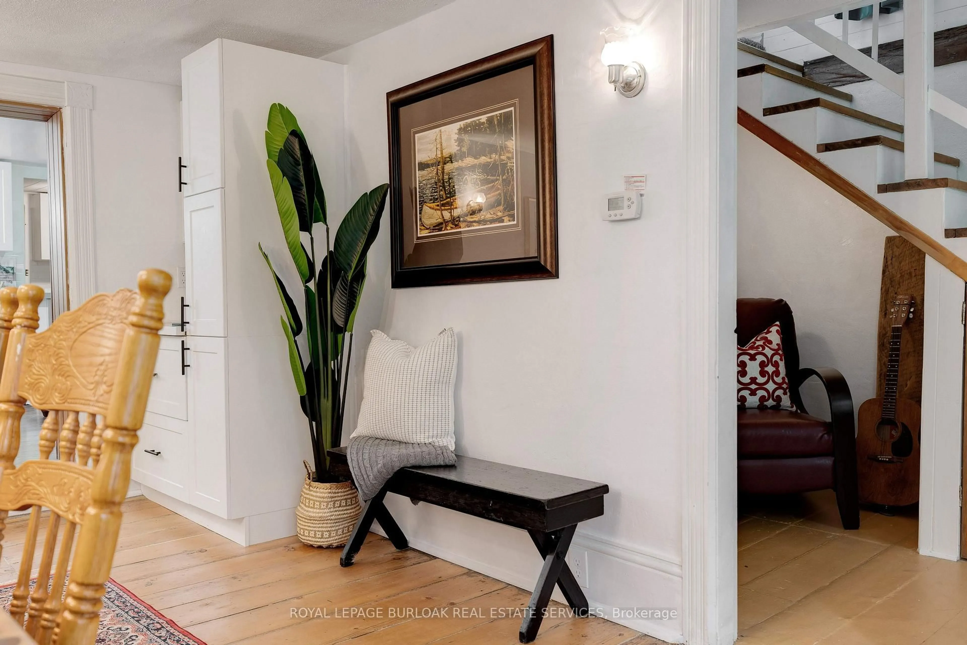 Indoor entryway for 401 Lynden Rd, Brantford Ontario N3T 5L8