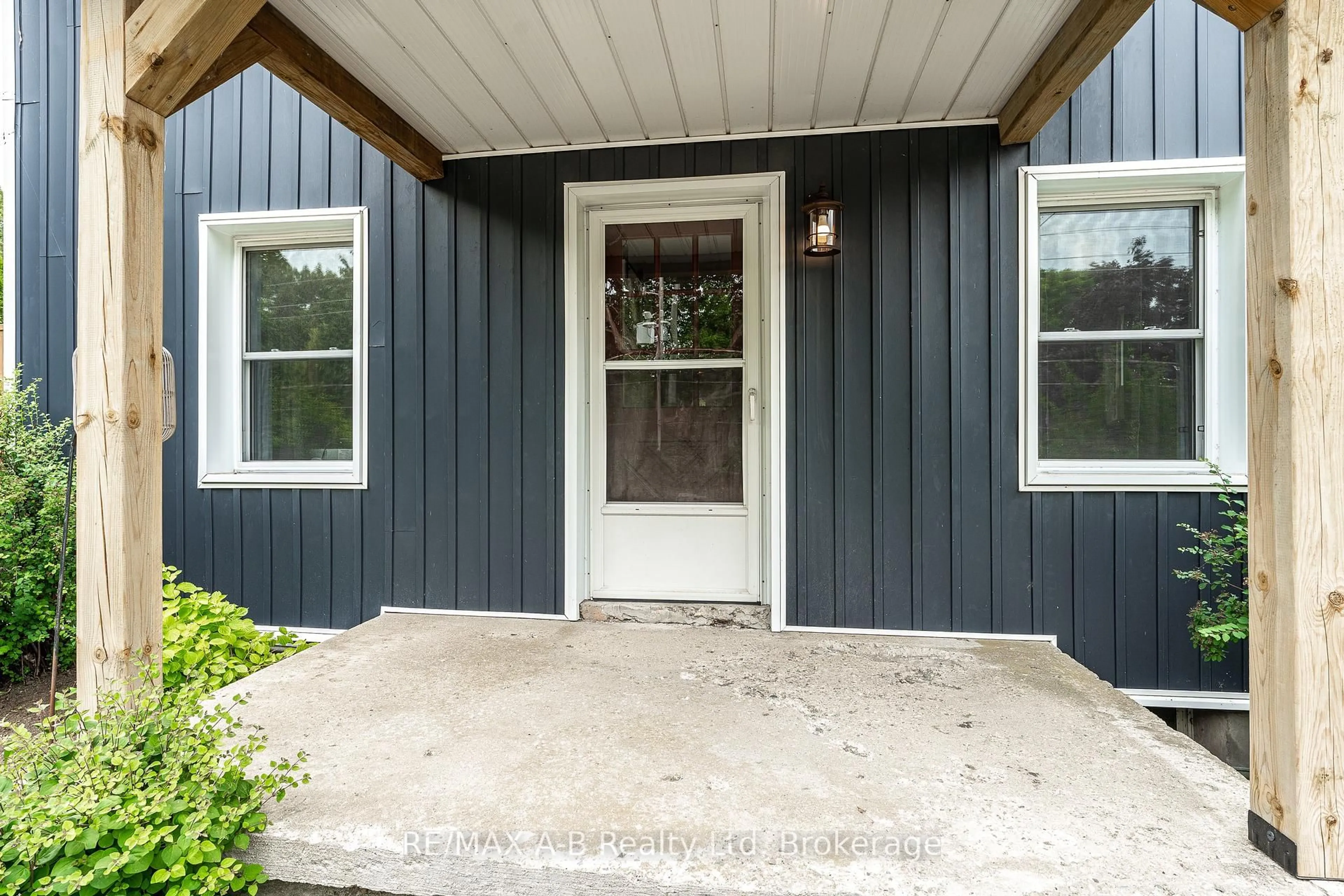 Unknown for 158 JAMES St, St. Marys Ontario N4X 1B3