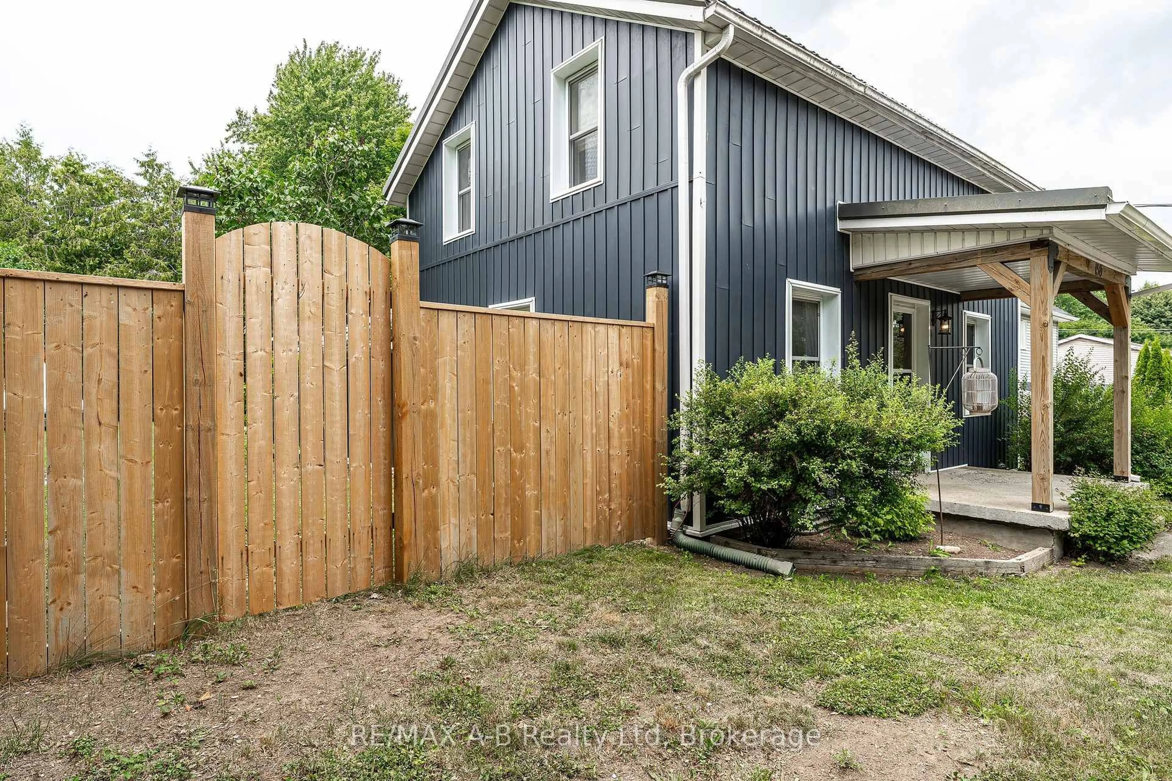 Unknown for 158 JAMES St, St. Marys Ontario N4X 1B3
