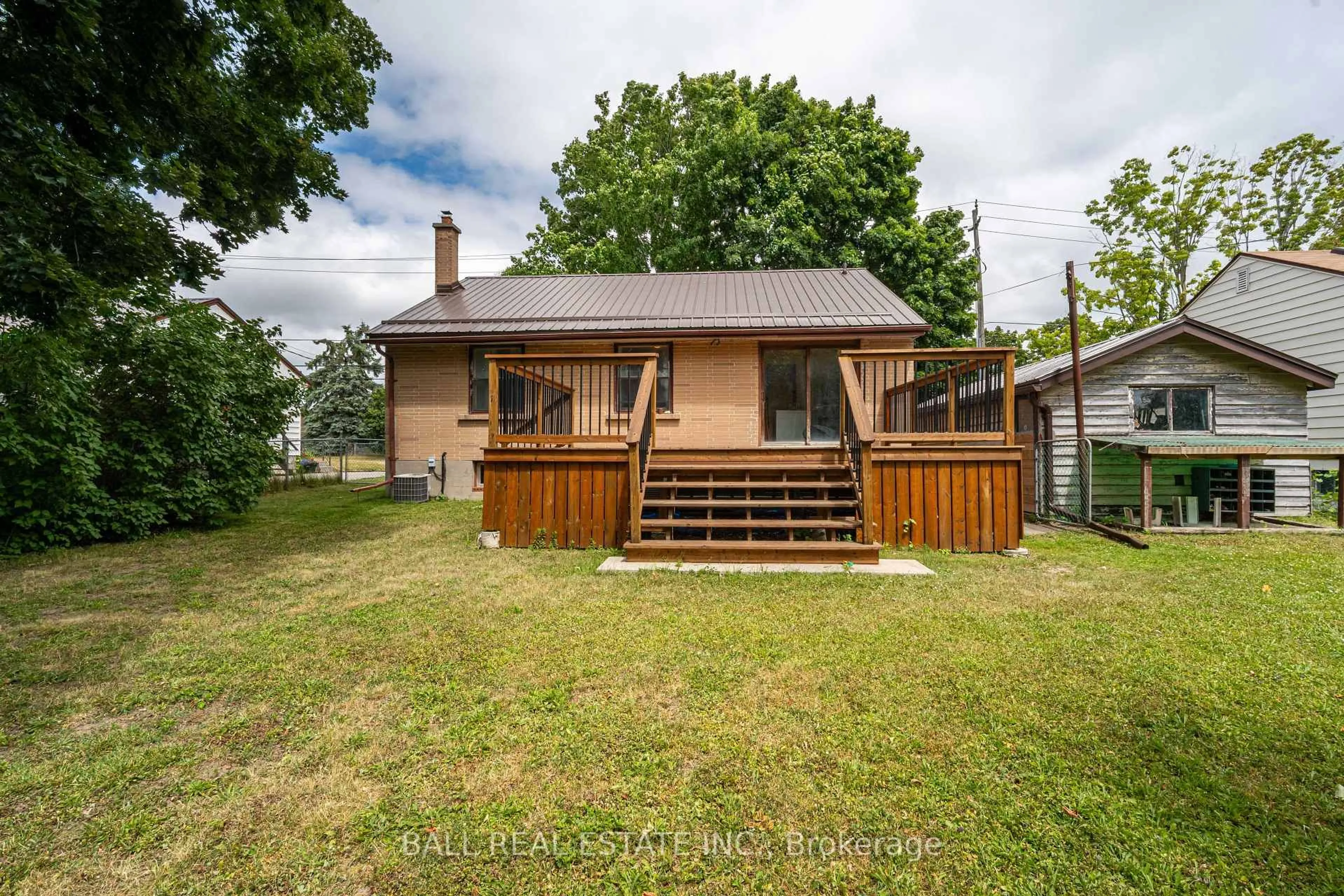 A pic from outside/outdoor area/front of a property/back of a property/a pic from drone, street for 45 Goodfellow Rd, Peterborough South Ontario K9J 5W8