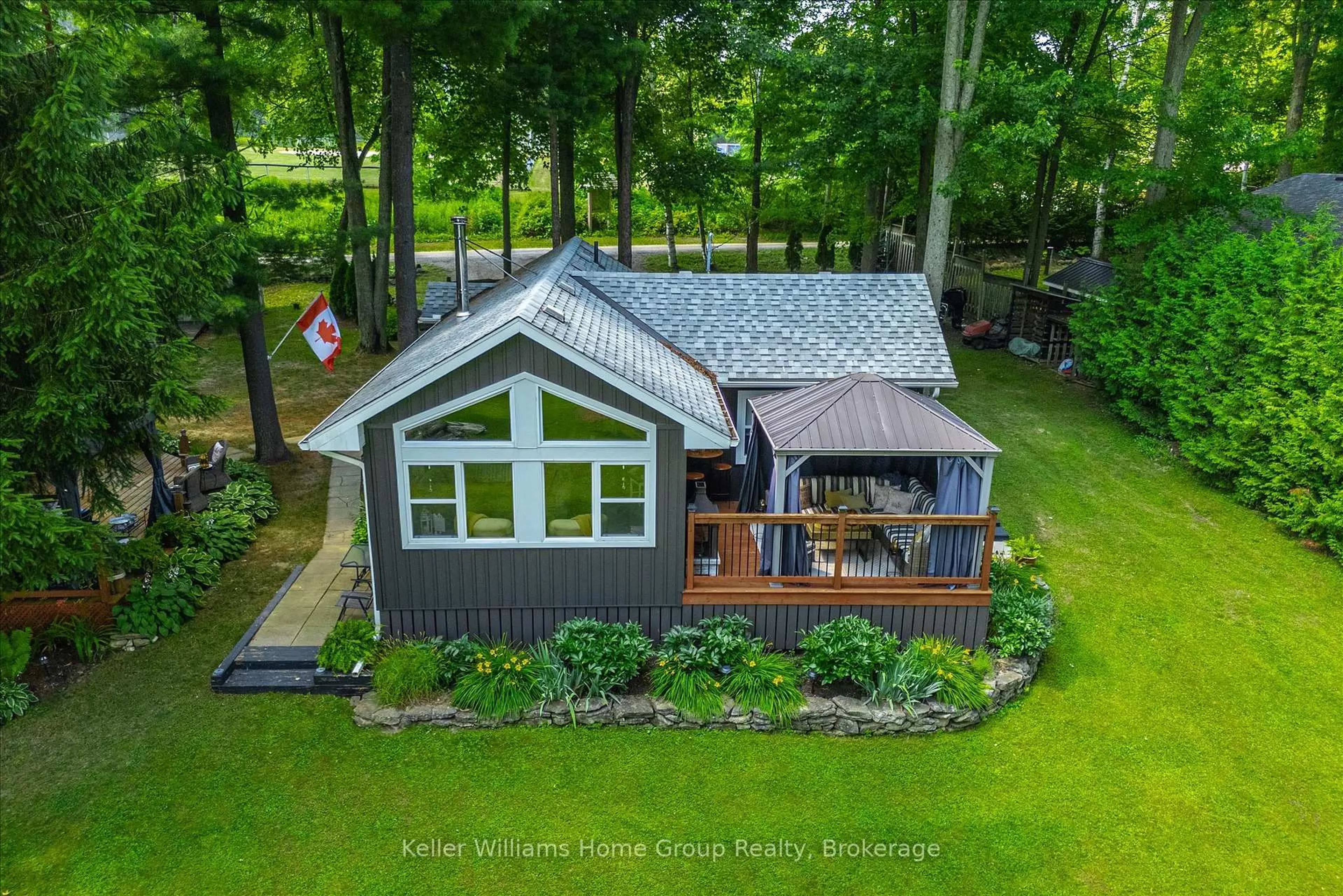 A pic from outside/outdoor area/front of a property/back of a property/a pic from drone, water/lake/river/ocean view for 516 Fifth St, Centre Wellington Ontario N0B 1J0