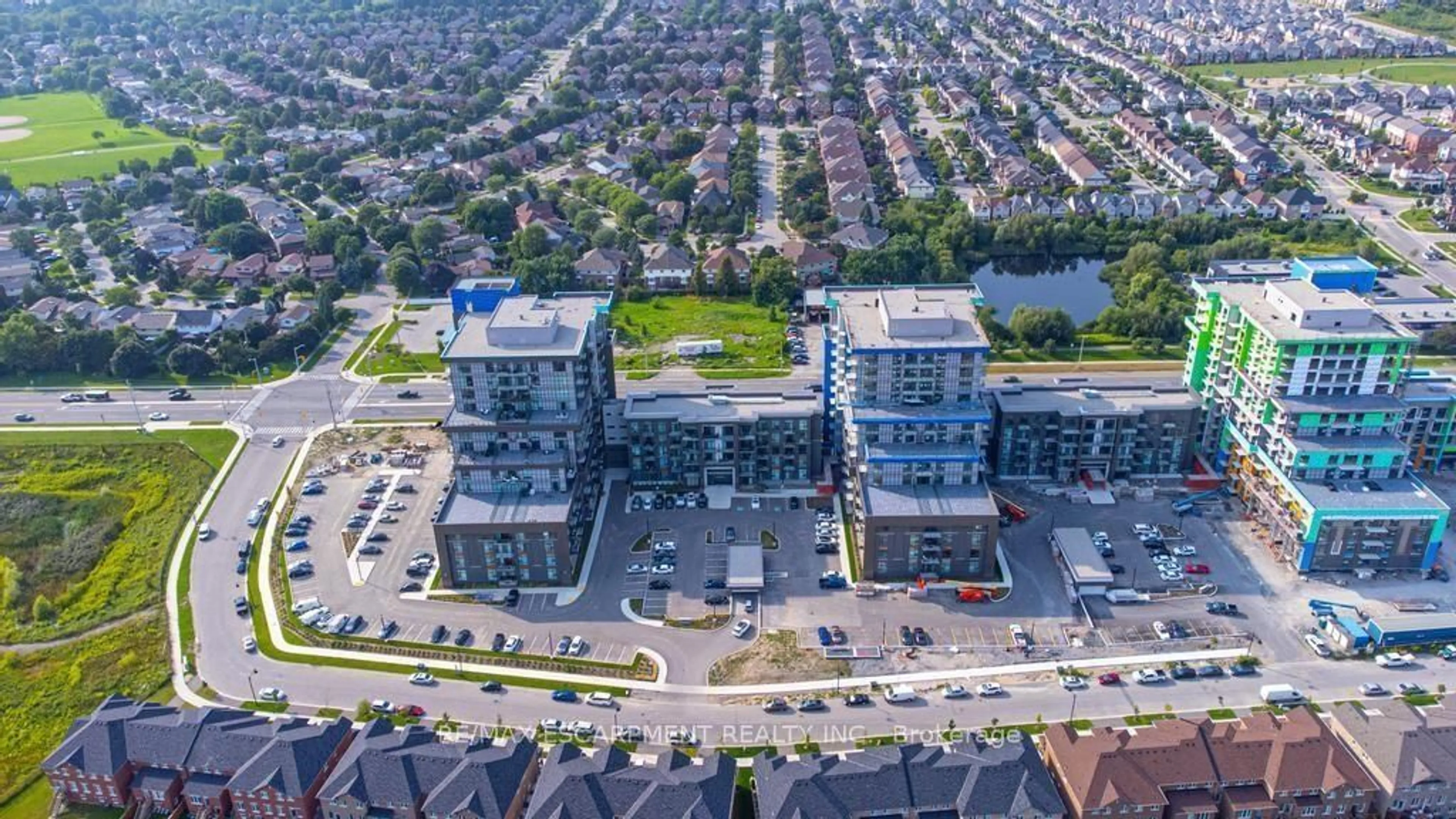 A pic from outside/outdoor area/front of a property/back of a property/a pic from drone, unknown for 460 Dundas St #703, Hamilton Ontario L8B 2A5