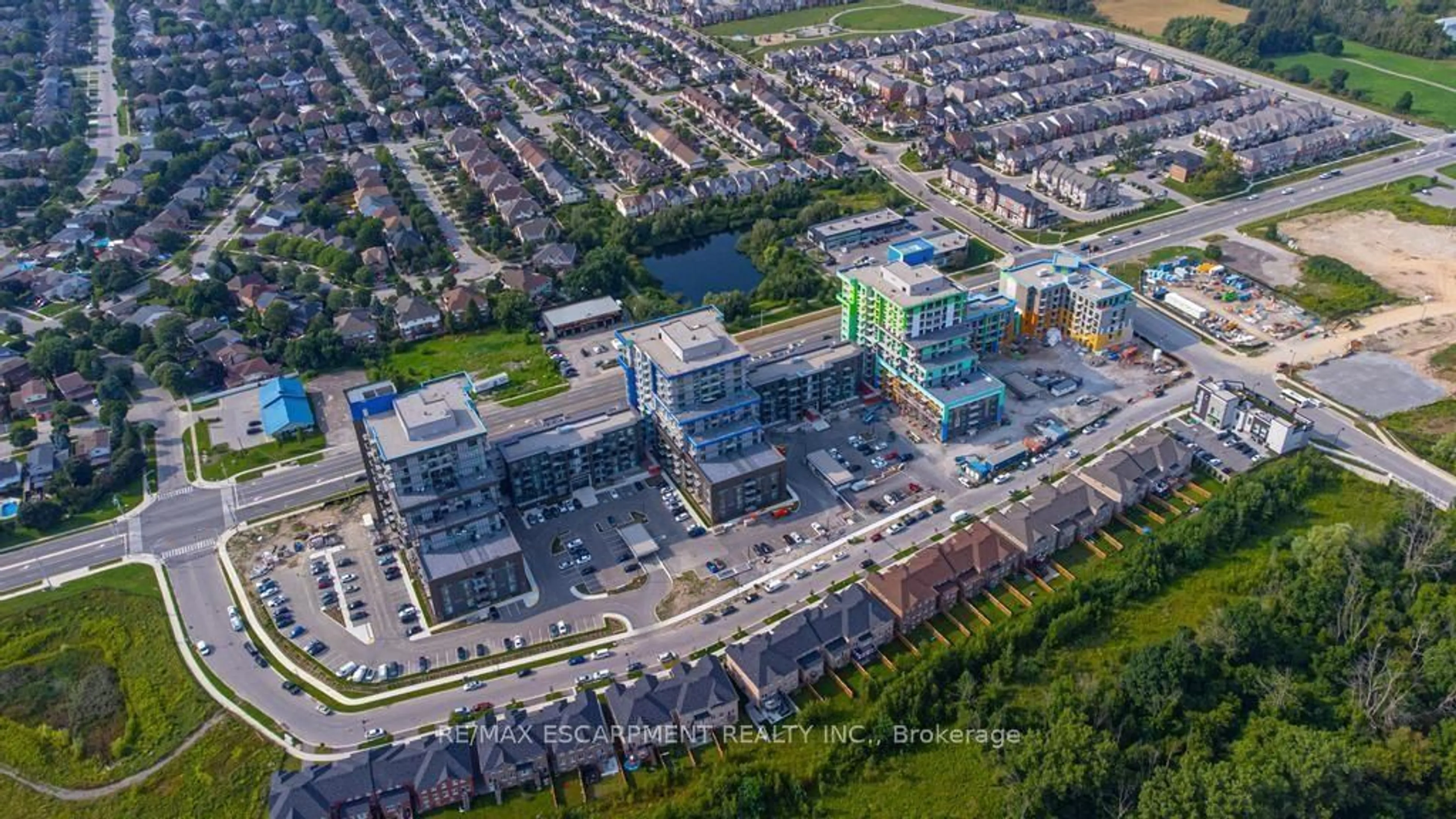 A pic from outside/outdoor area/front of a property/back of a property/a pic from drone, building for 460 Dundas St #703, Hamilton Ontario L8B 2A5