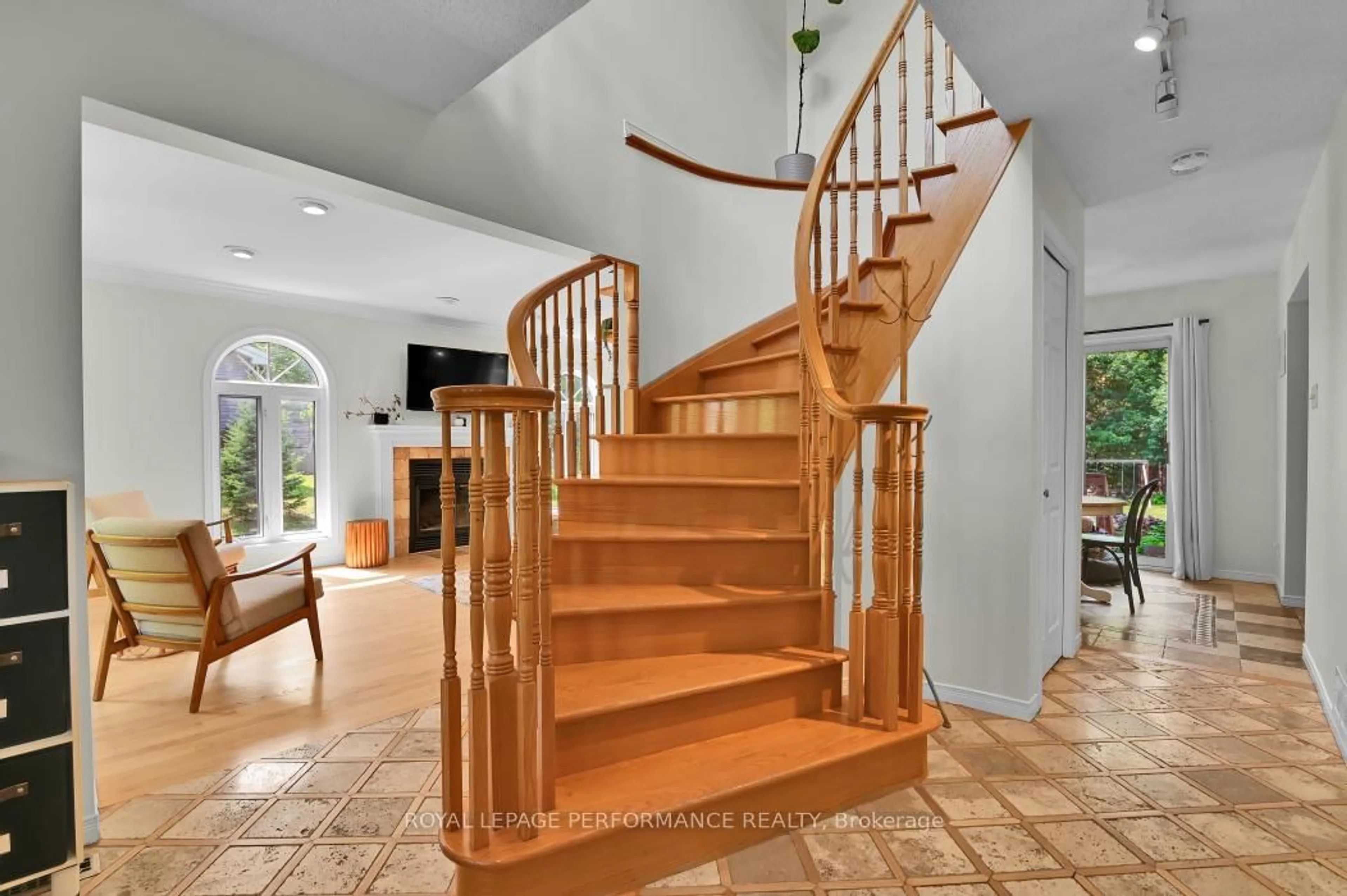 Stairs for 2057 Clark Rd, Clarence-Rockland Ontario K4K 1K7
