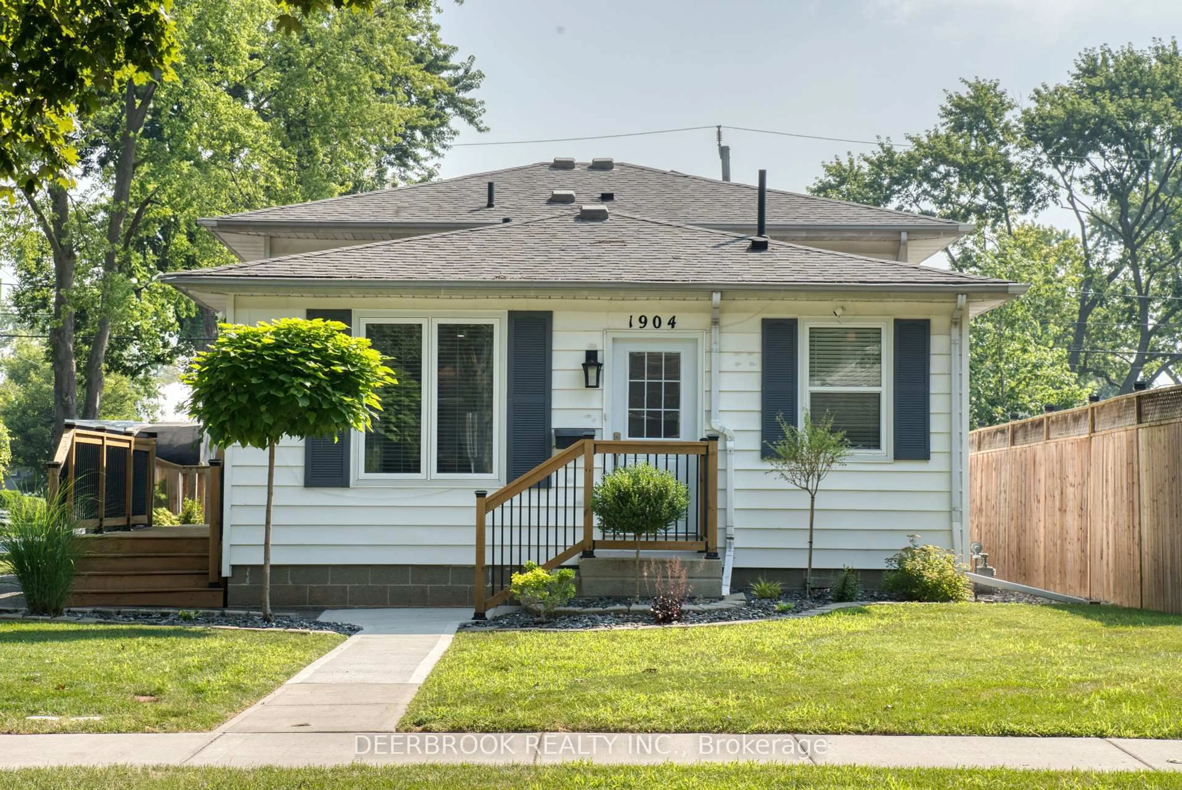 Home with vinyl exterior material, street for 1904 Aubin Rd, Windsor Ontario N8W 4L3