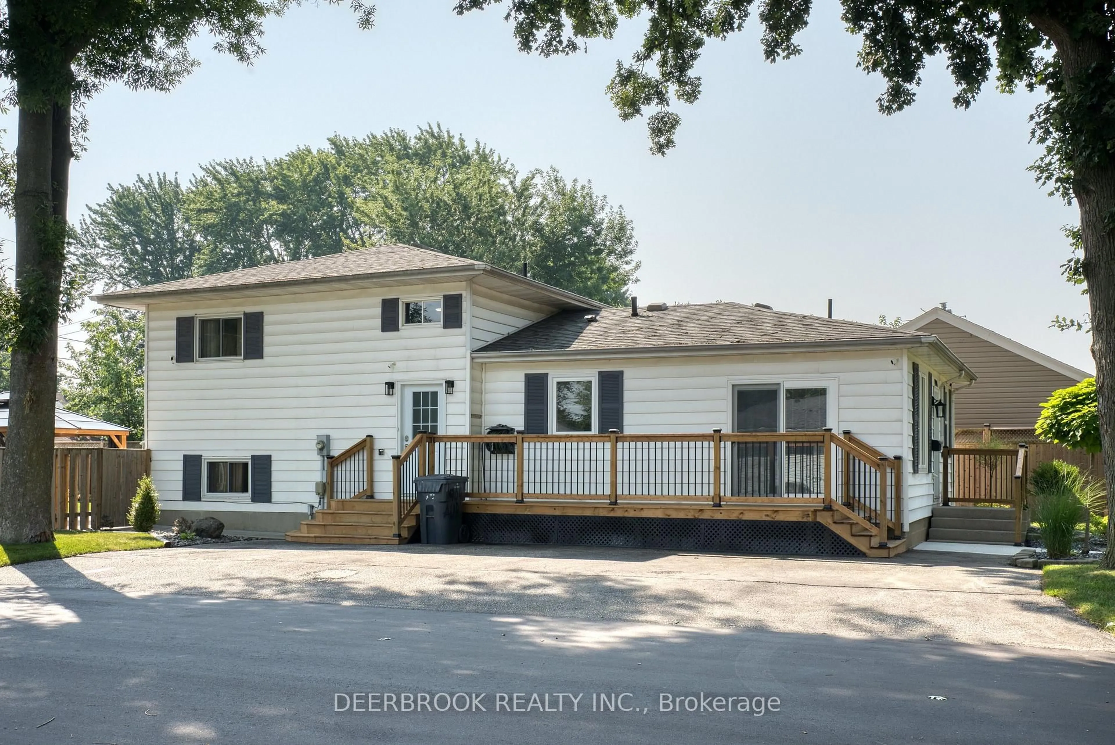 Home with vinyl exterior material, street for 1904 Aubin Rd, Windsor Ontario N8W 4L3