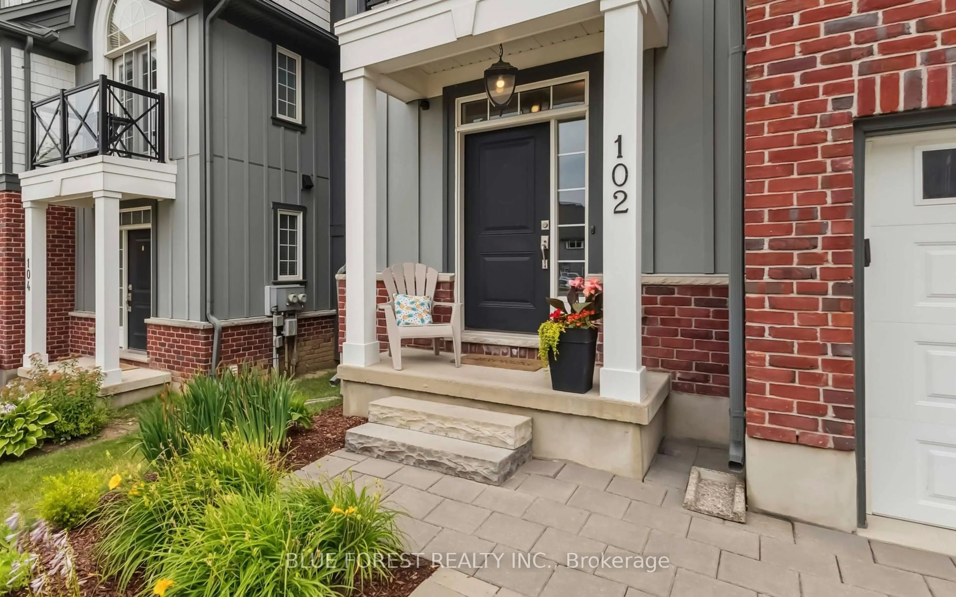 Indoor entryway for 275 Callaway Rd #102, London North Ontario N6G 0N8