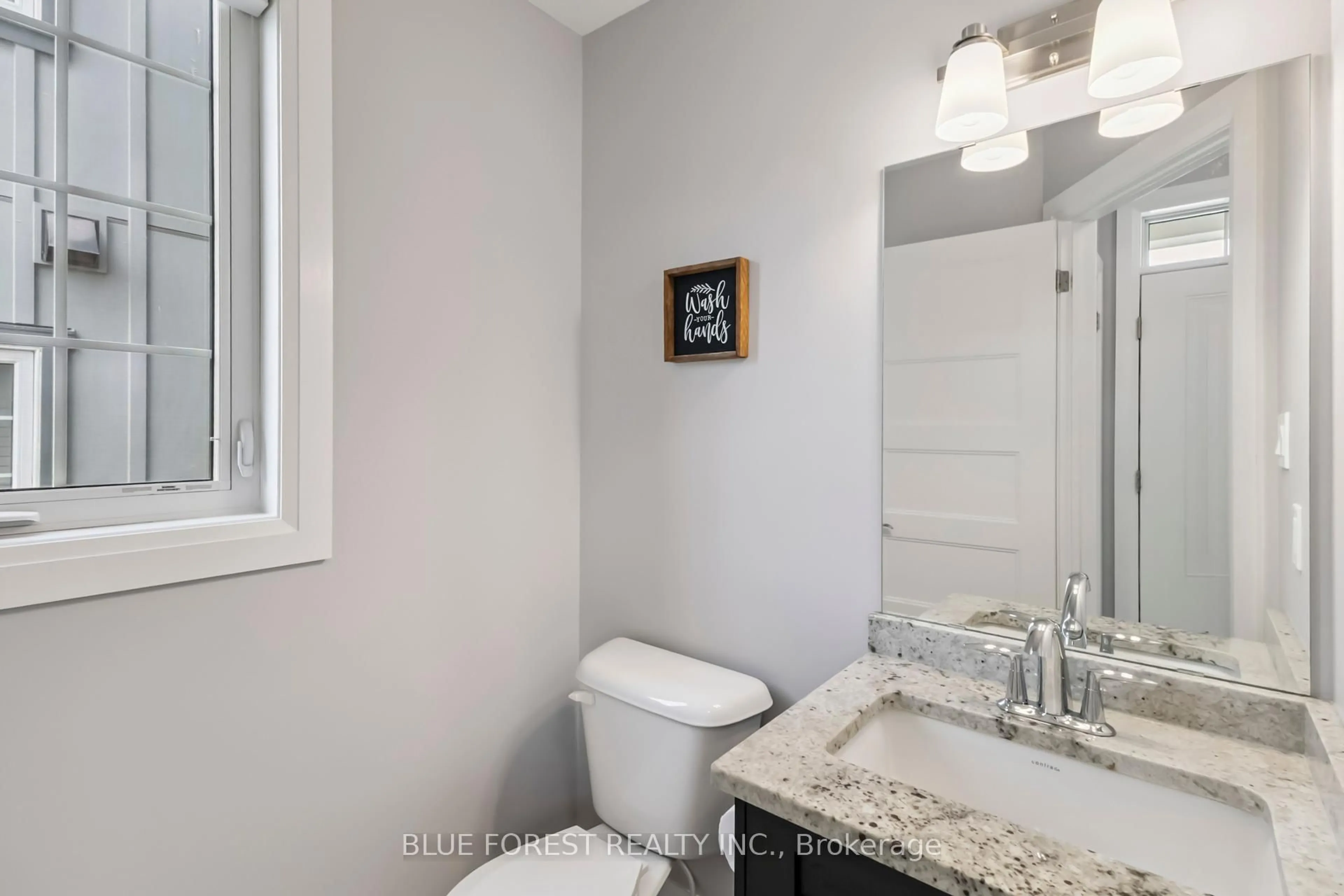 Standard bathroom, ceramic/tile floor for 275 Callaway Rd #102, London North Ontario N6G 0N8