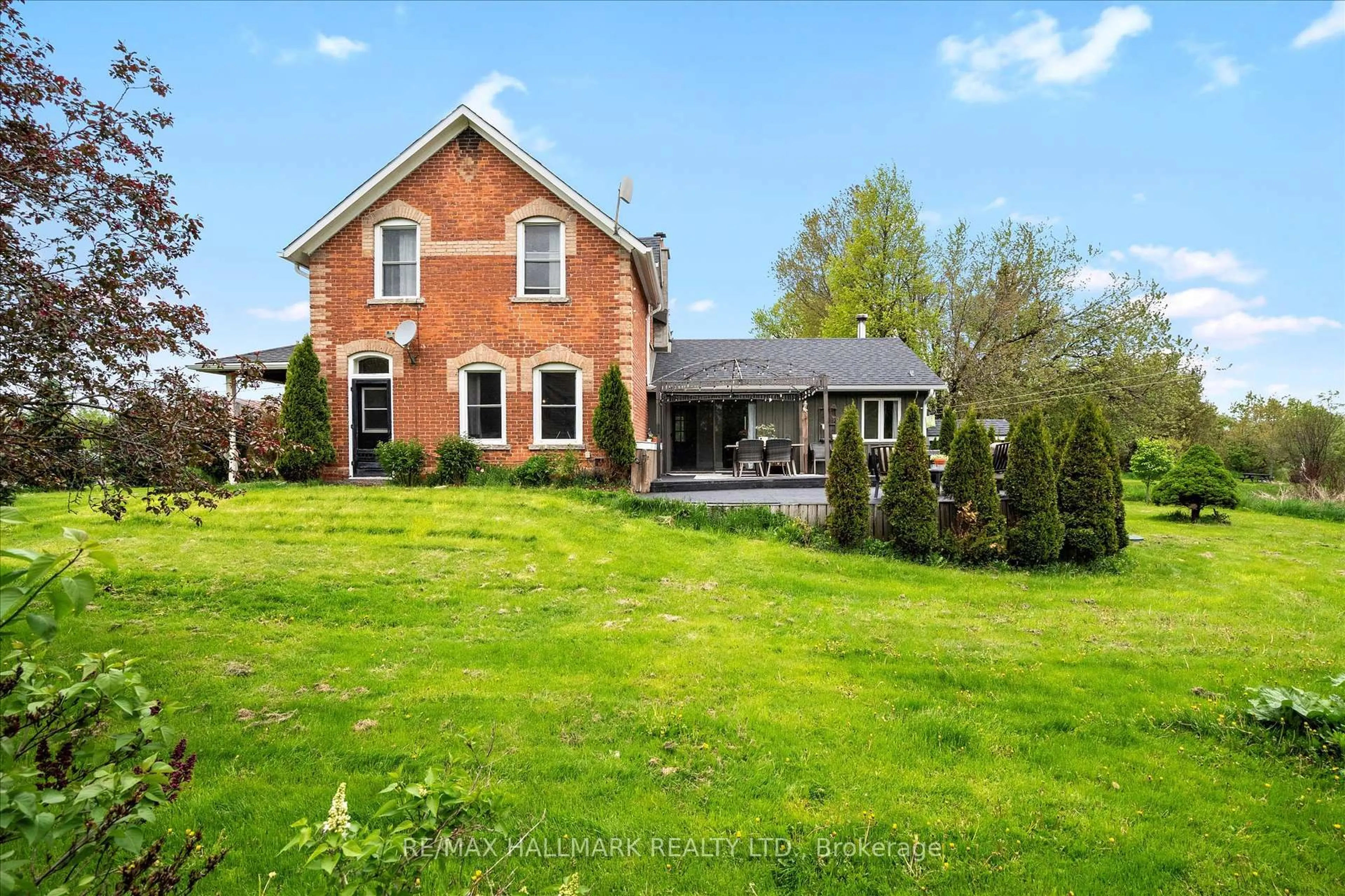 A pic from outside/outdoor area/front of a property/back of a property/a pic from drone, unknown for 473395 County Road 11, Amaranth Ontario L9W 0R3