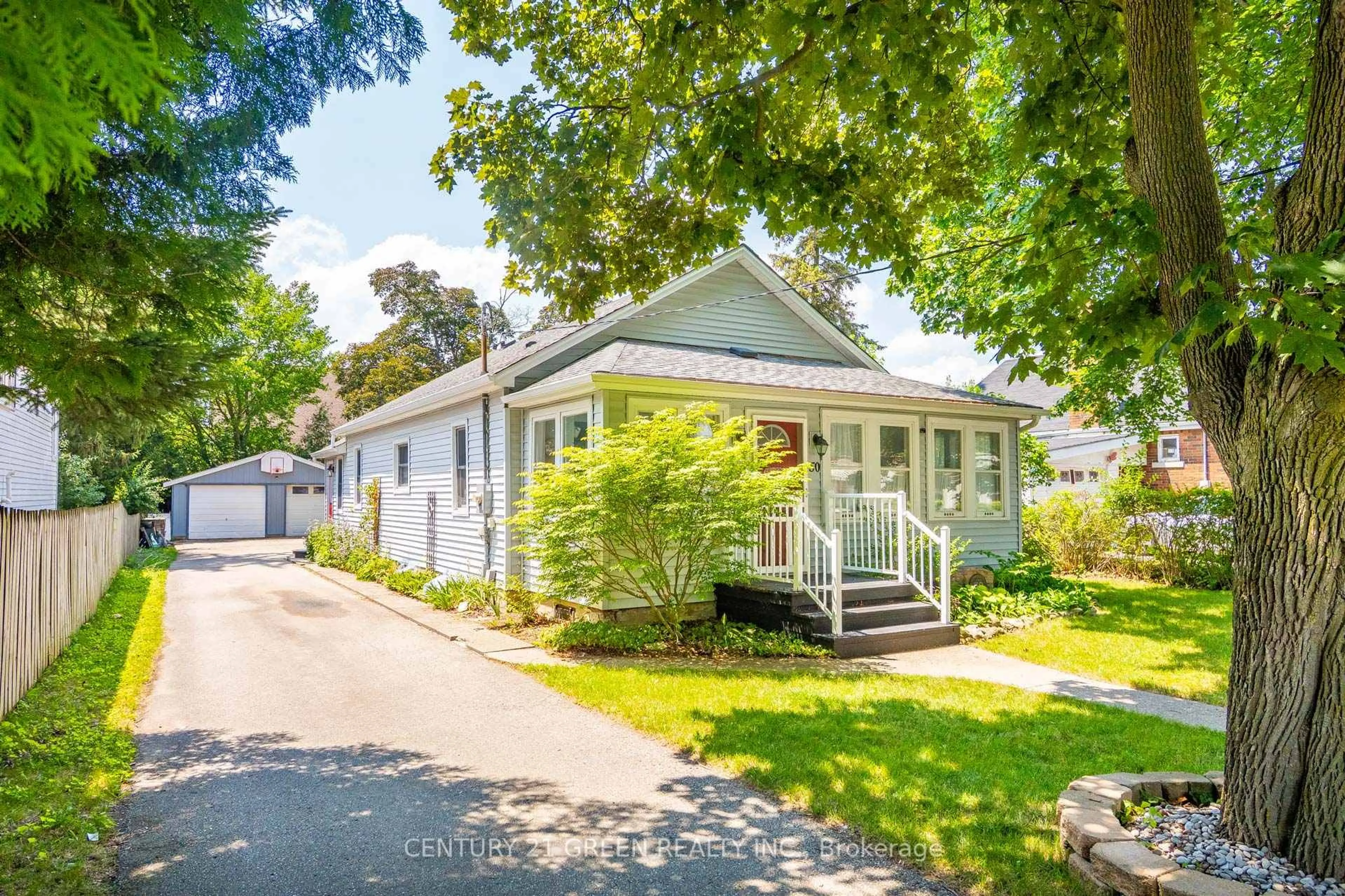 Home with vinyl exterior material, street for 50 Elgin St, Cambridge Ontario N1R 5G5
