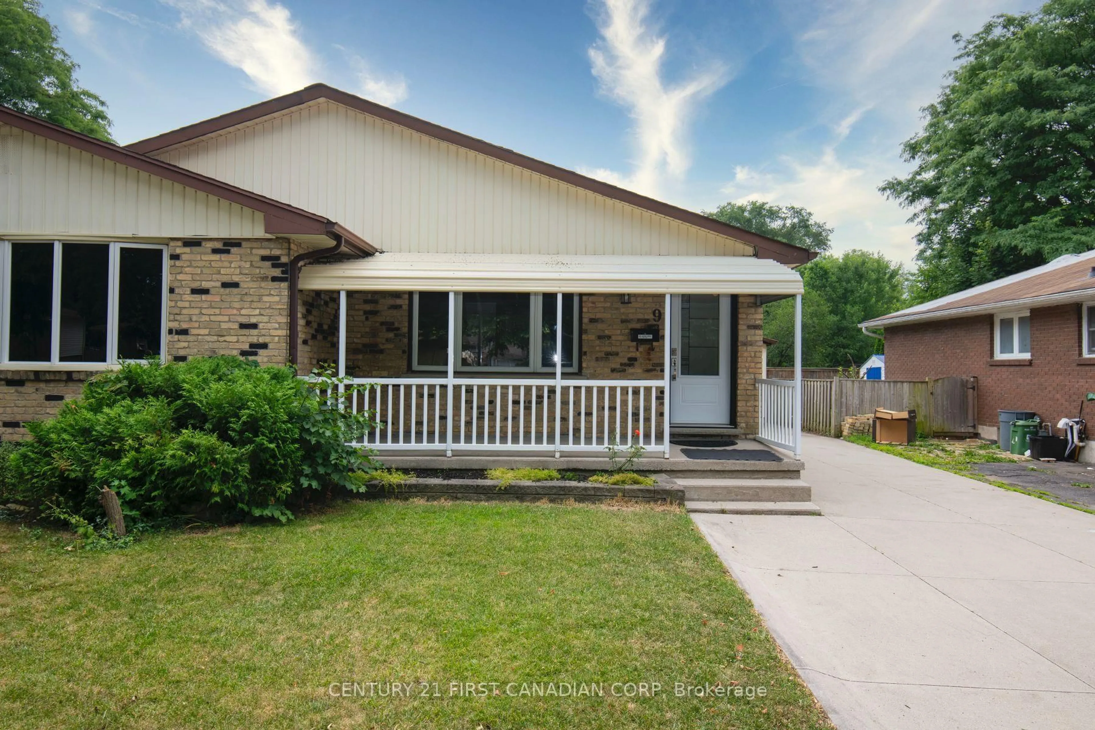 Home with vinyl exterior material, street for 9 Tilipe Rd, London East Ontario N5Z 2X3