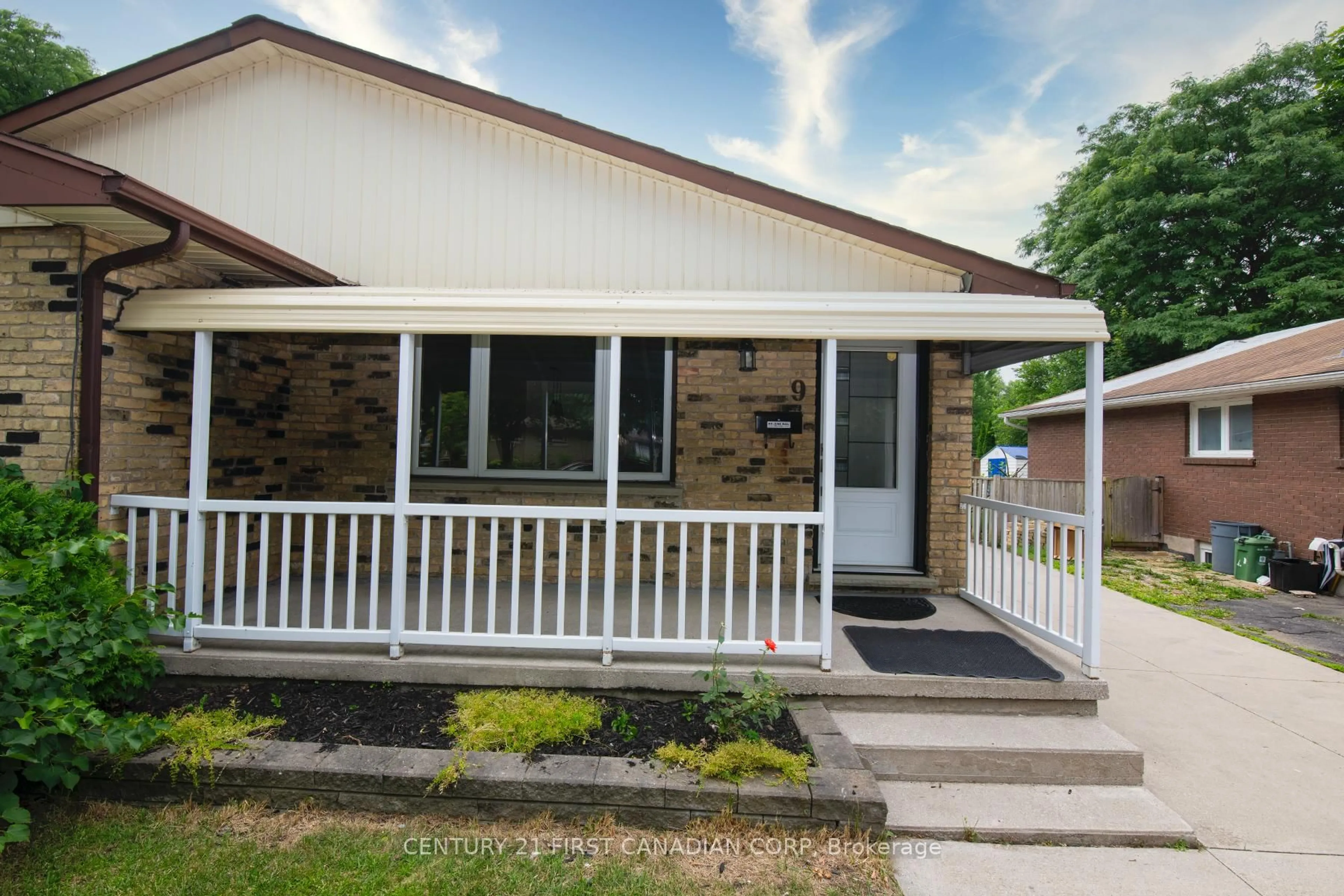Home with vinyl exterior material, street for 9 Tilipe Rd, London East Ontario N5Z 2X3