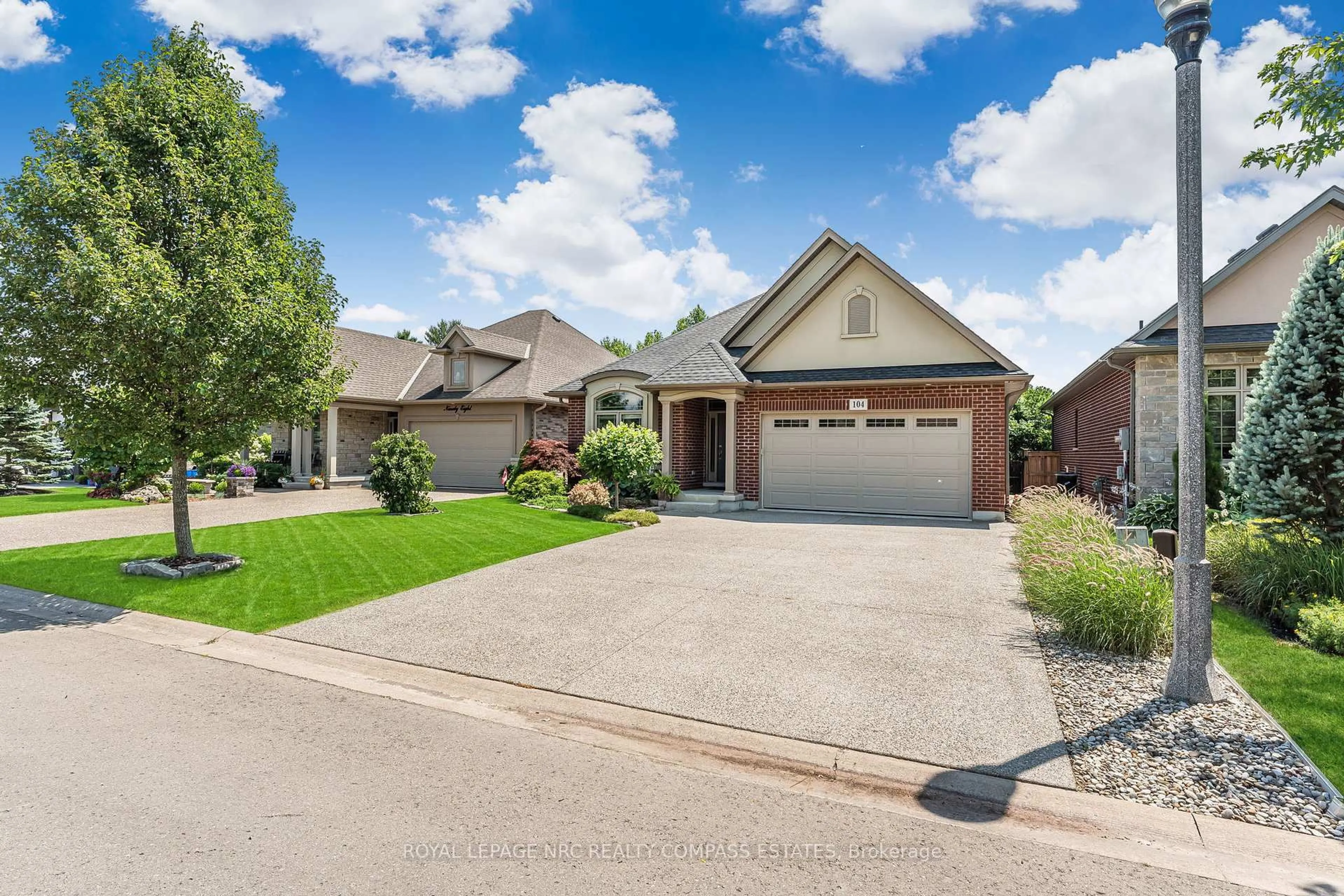 Home with brick exterior material, street for 104 Brookhaven Crt, Welland Ontario L3C 0A4