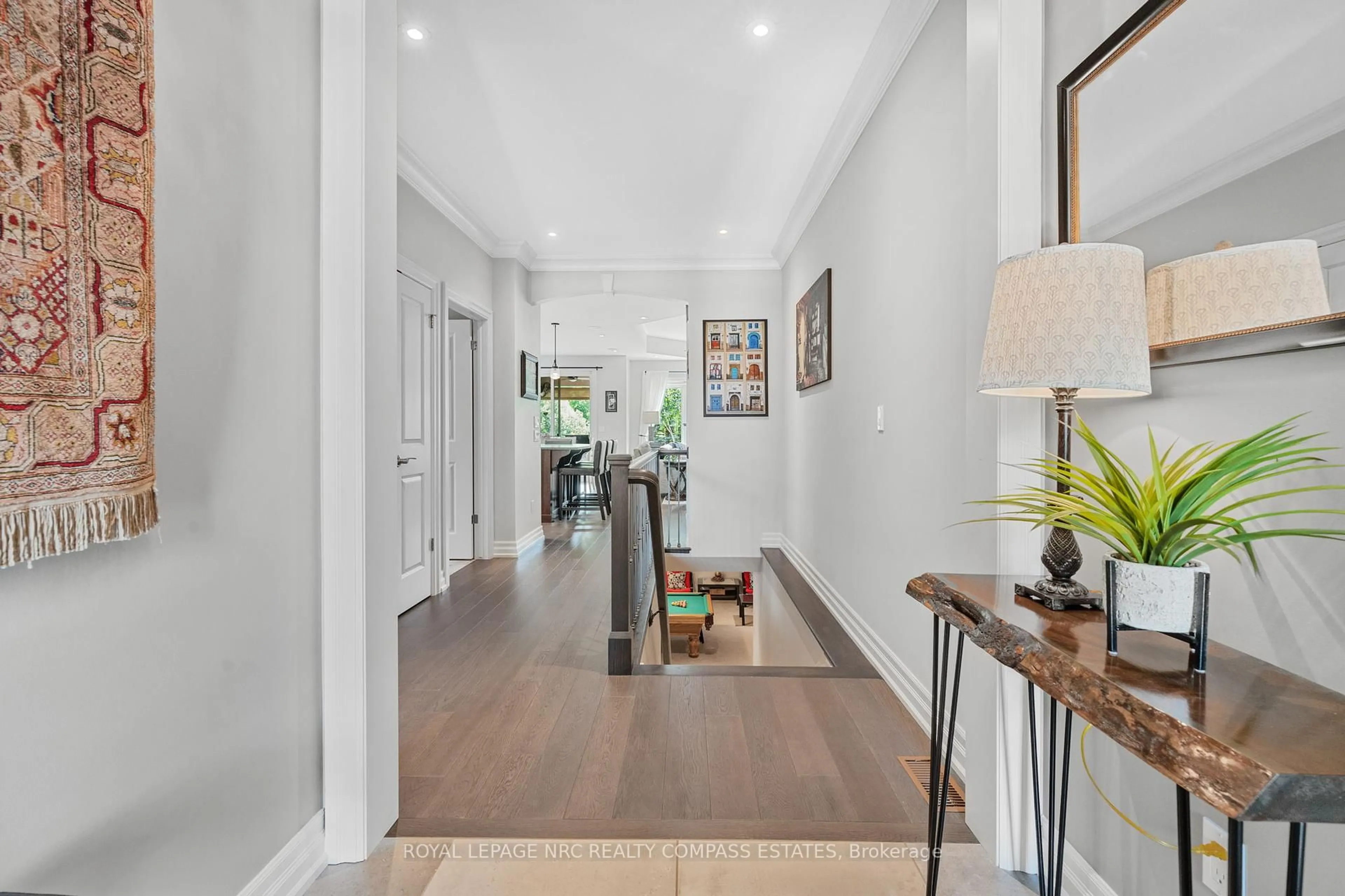 Indoor entryway for 104 Brookhaven Crt, Welland Ontario L3C 0A4