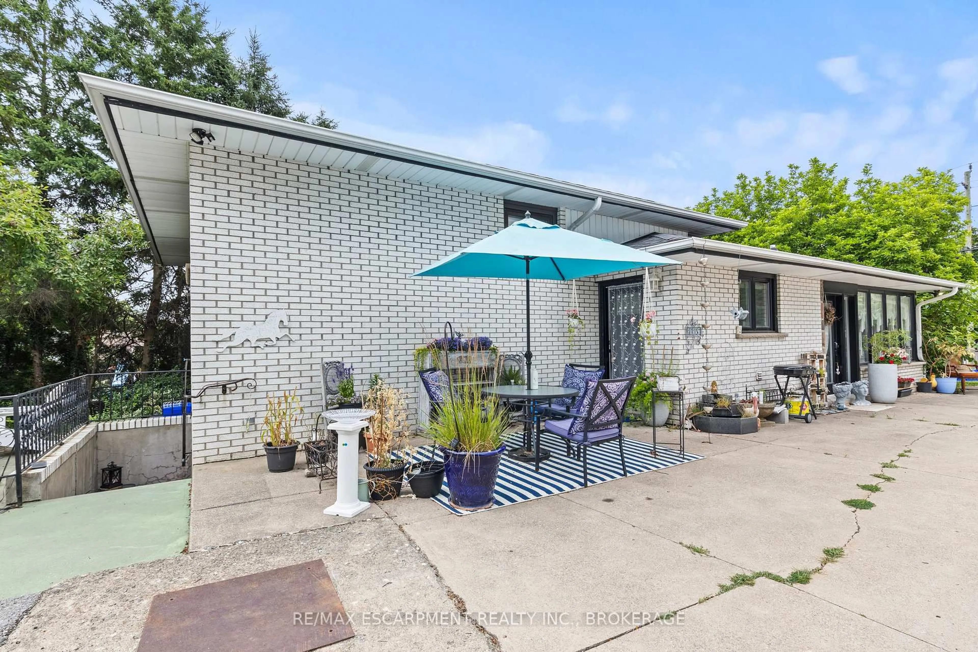 Patio, street for 4252 William St, Lincoln Ontario L0R 1B0