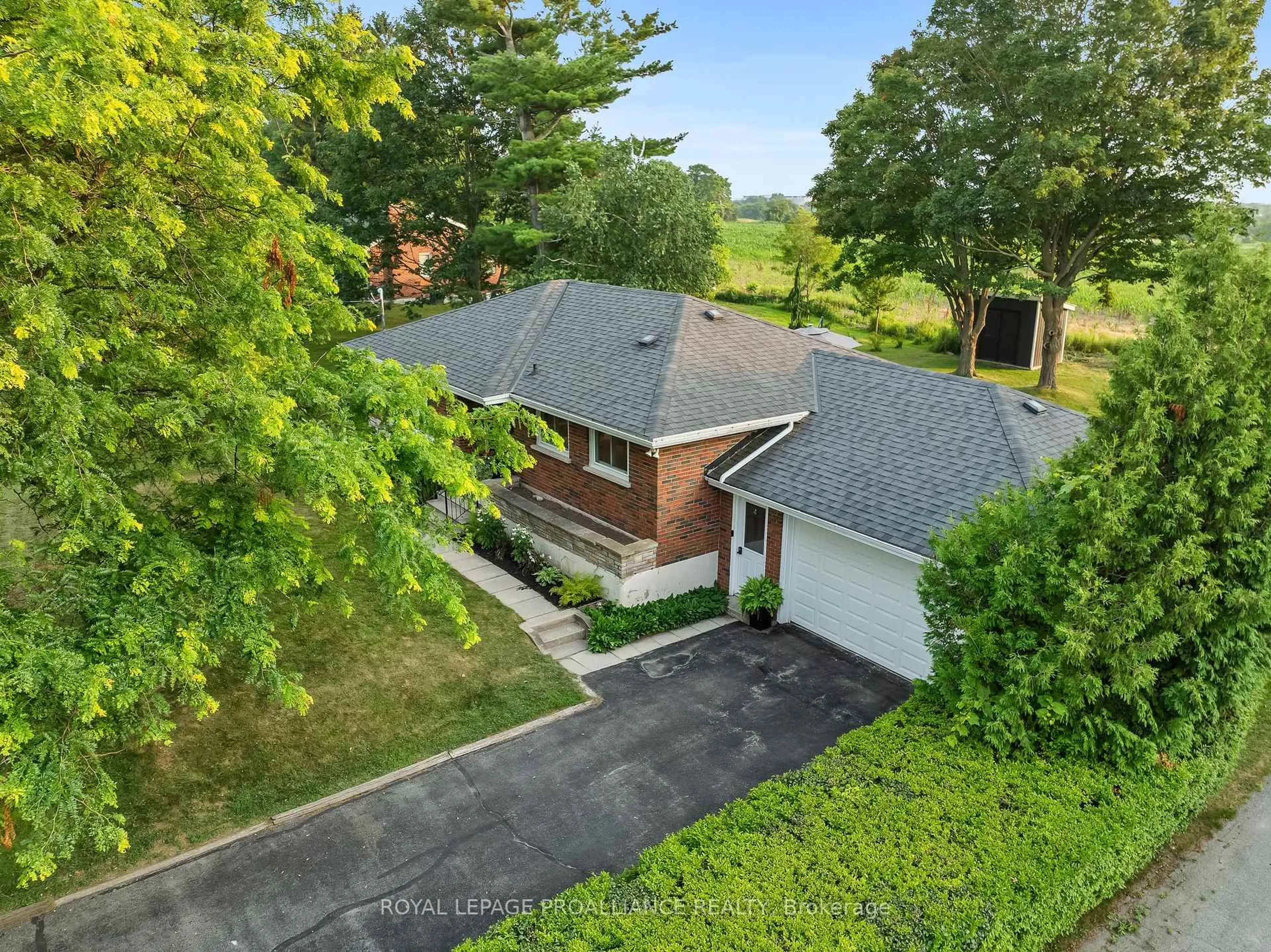 A pic from outside/outdoor area/front of a property/back of a property/a pic from drone, street for 1277 Ontario St, Cobourg Ontario K9A 3E1