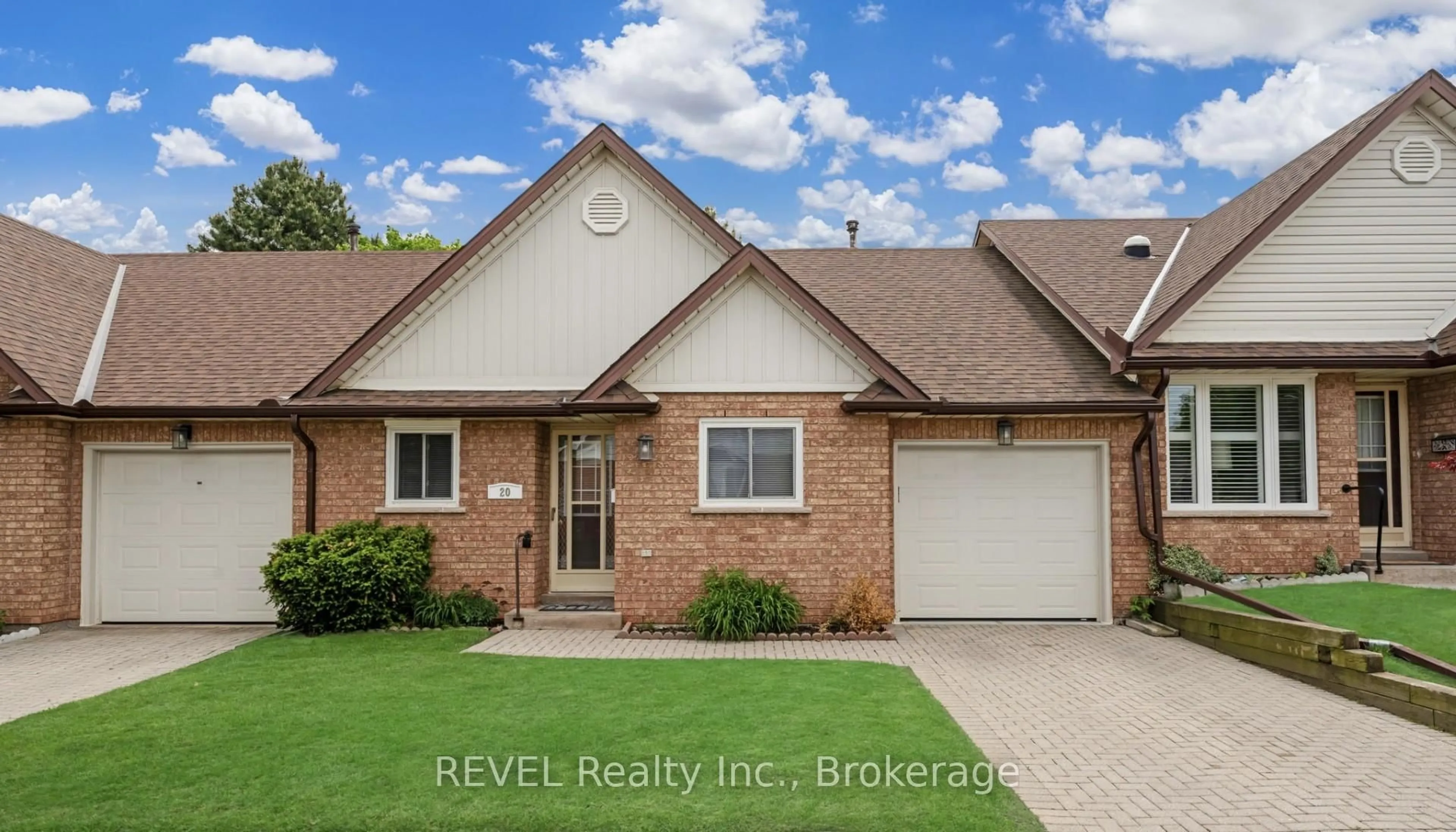 Home with brick exterior material, street for 10 Wentworth Dr #20, Grimsby Ontario L3M 5G3