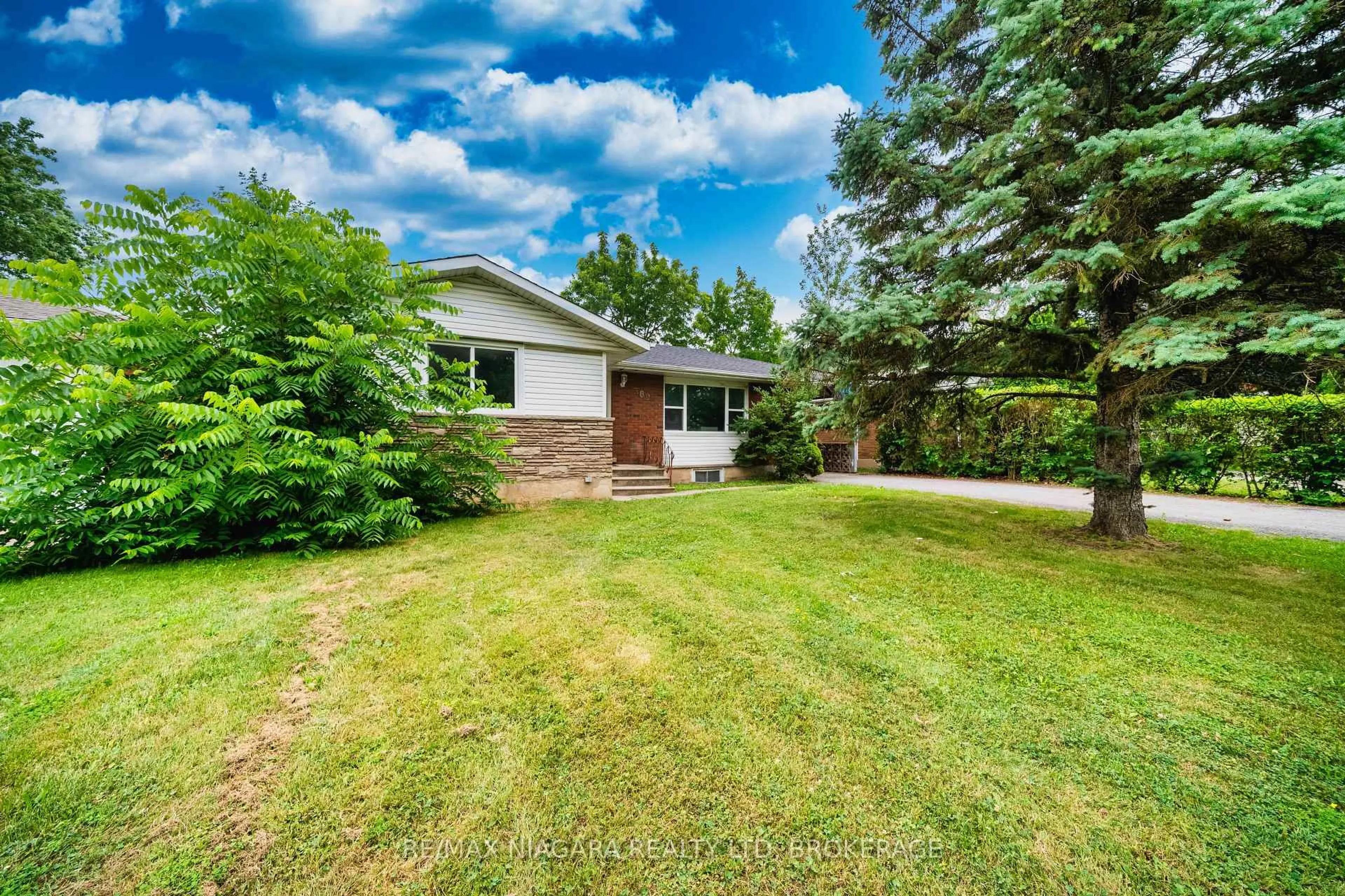Unknown for 369 GLENRIDGE Ave, St. Catharines Ontario L2T 3K8