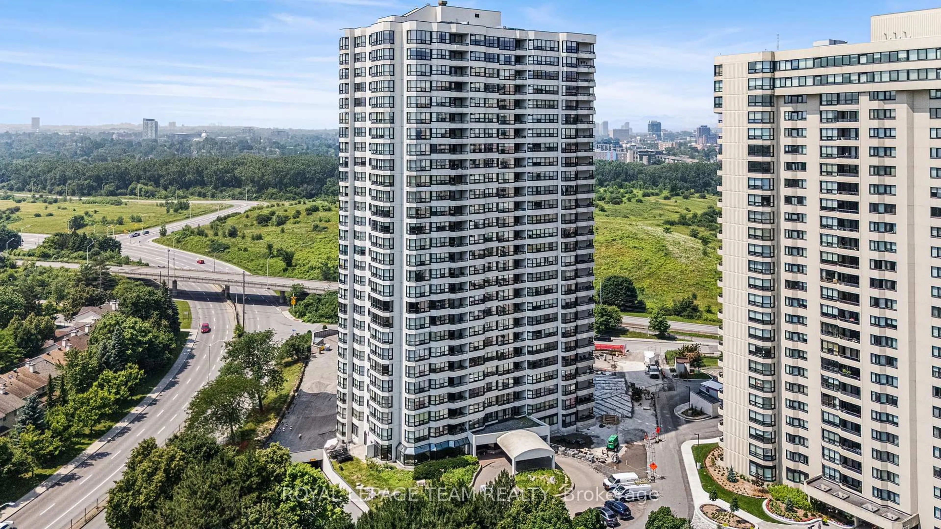 A pic from outside/outdoor area/front of a property/back of a property/a pic from drone, city buildings view from balcony for 1510 Riverside Dr #401, Ottawa Ontario K1G 4X5