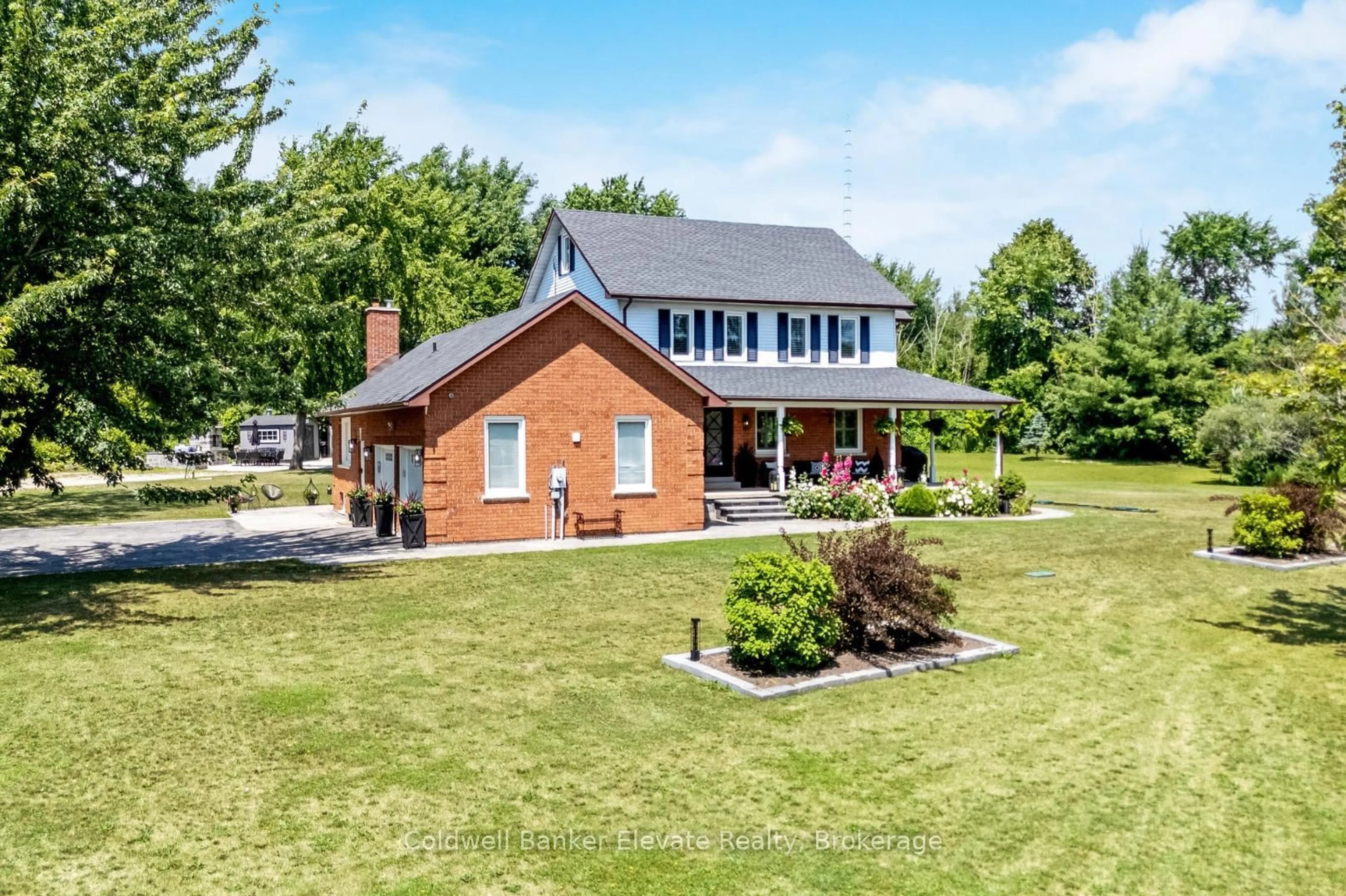 A pic from outside/outdoor area/front of a property/back of a property/a pic from drone, unknown for 5029 Trafalgar Rd, Erin Ontario L7G 4S4