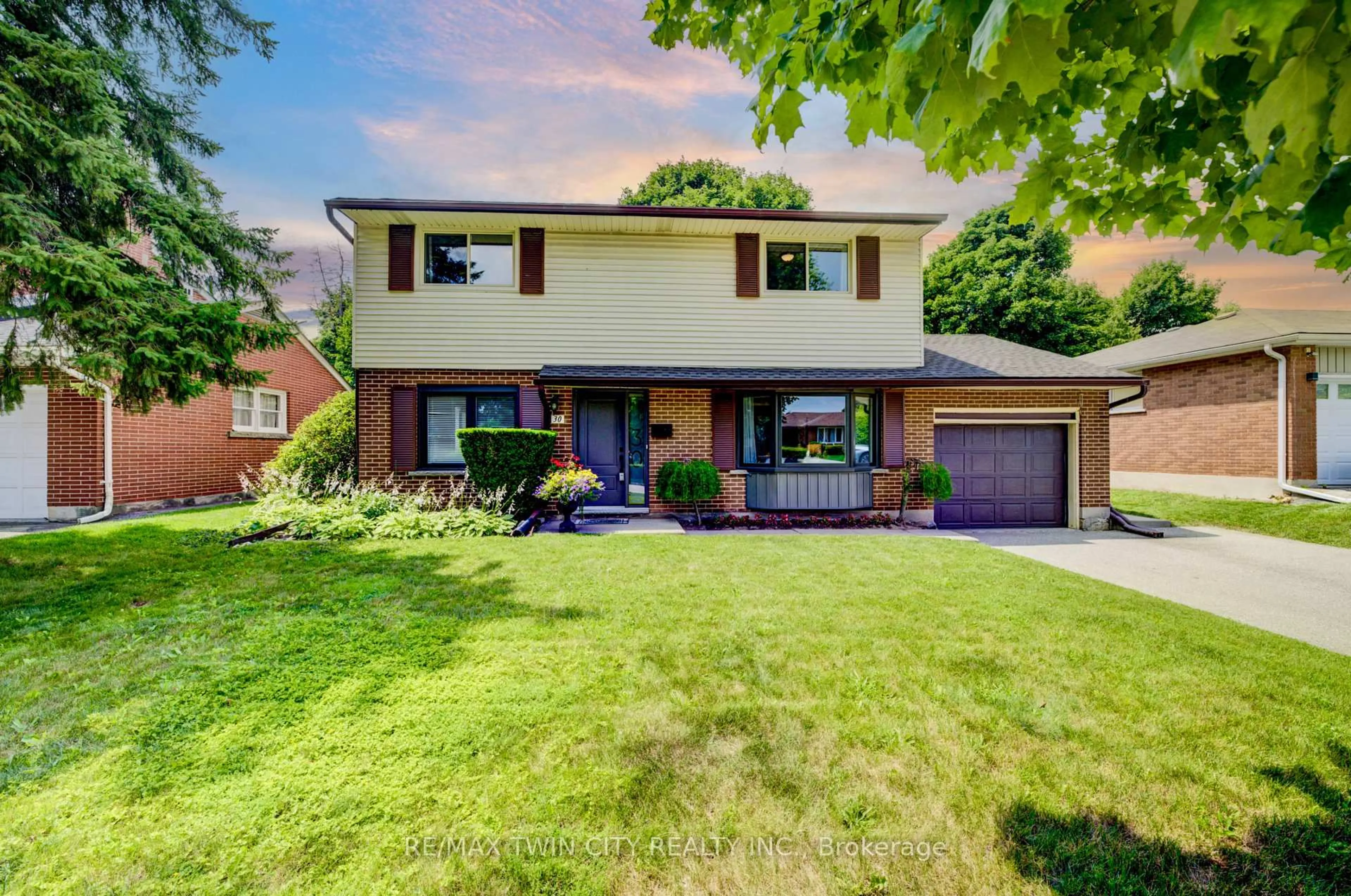 Home with brick exterior material, street for 30 Taylor Ave, Cambridge Ontario N1R 5M4