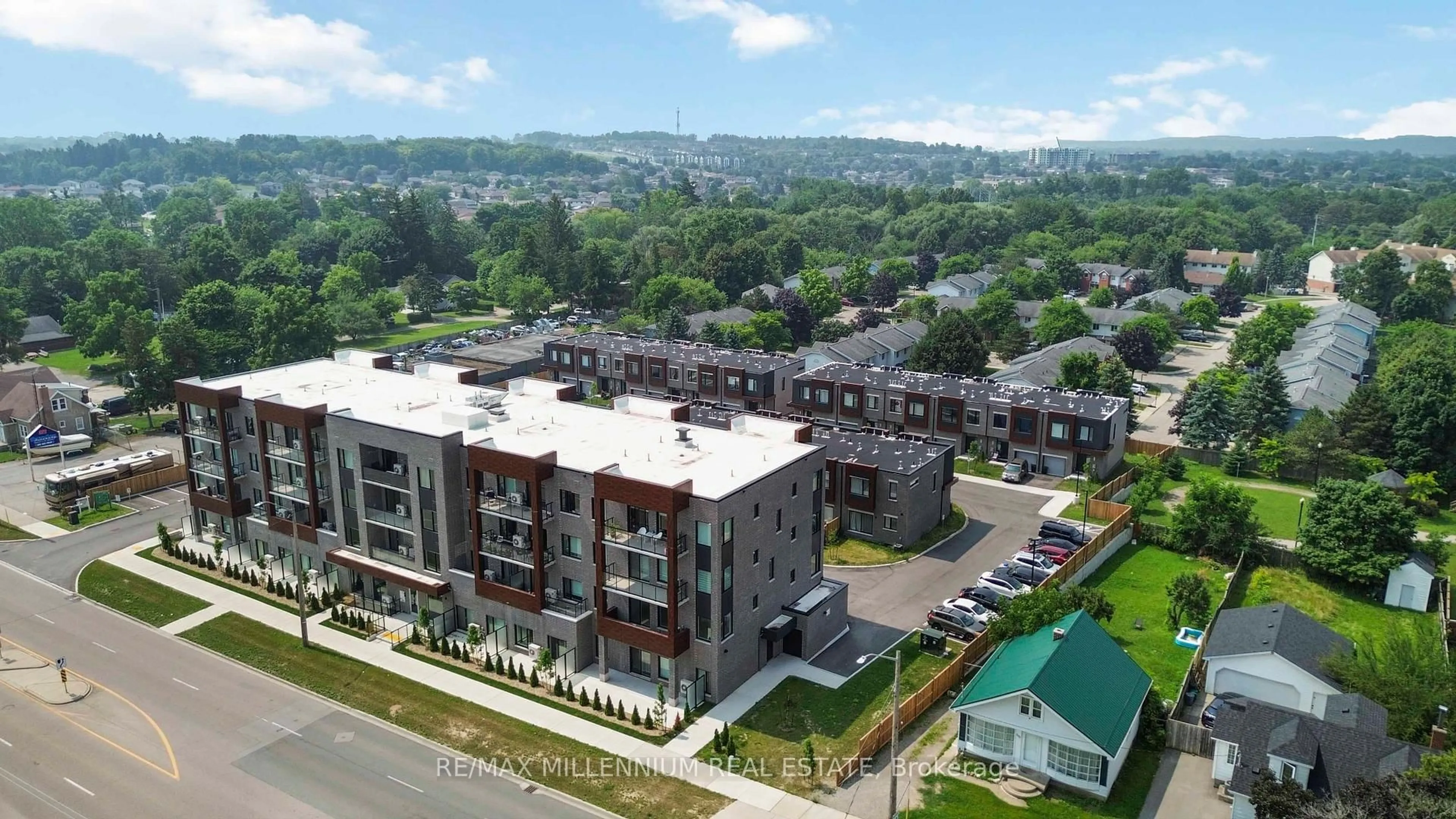 A pic from outside/outdoor area/front of a property/back of a property/a pic from drone, unknown for 408 Dundas St #306, Cambridge Ontario N1R 0E8