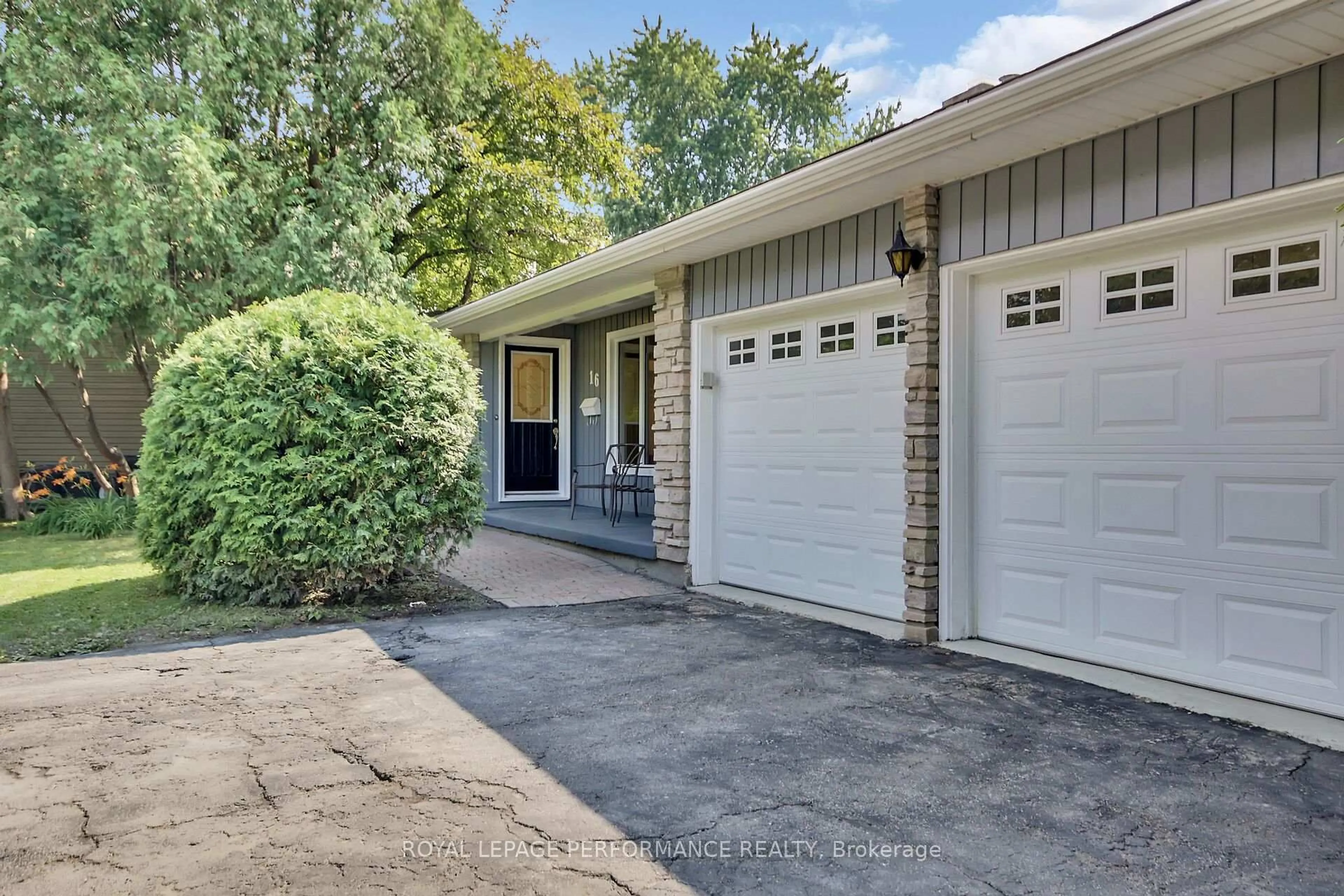 Unknown for 16 Wareham St, Ottawa Ontario K2H 6P8