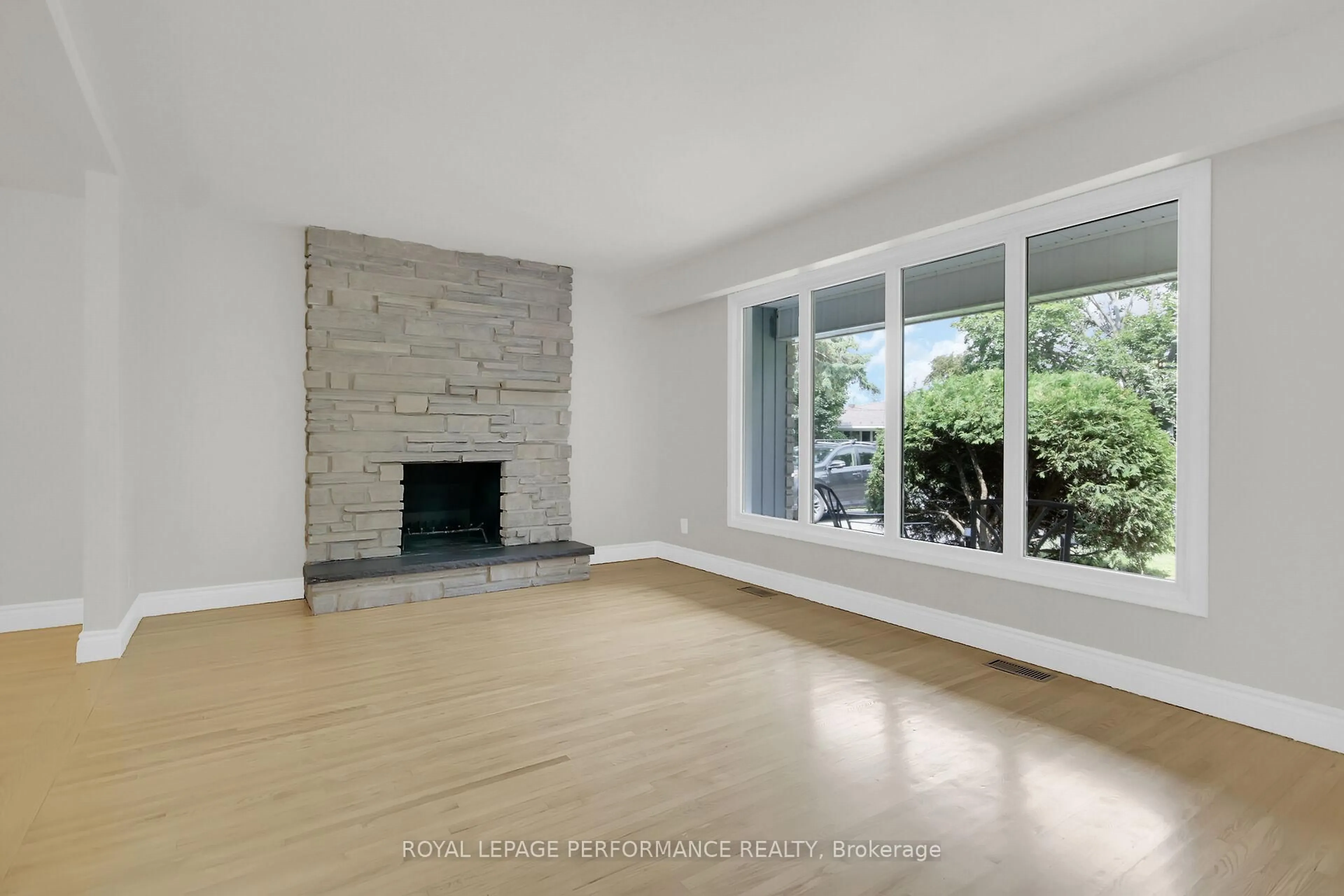 Unknown for 16 Wareham St, Ottawa Ontario K2H 6P8