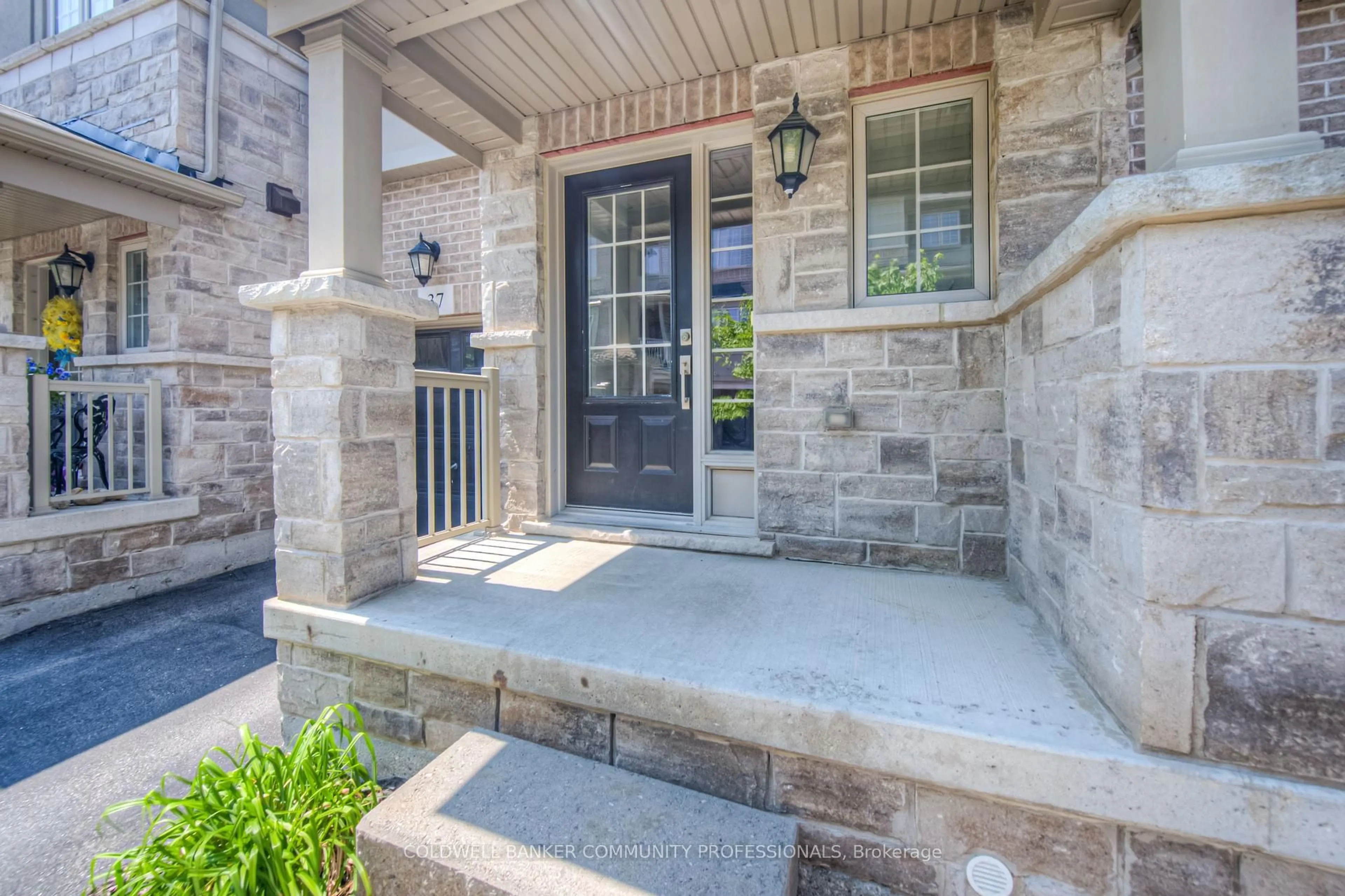 Unknown for 215 Dundas St #38, Hamilton Ontario L8B 0X1