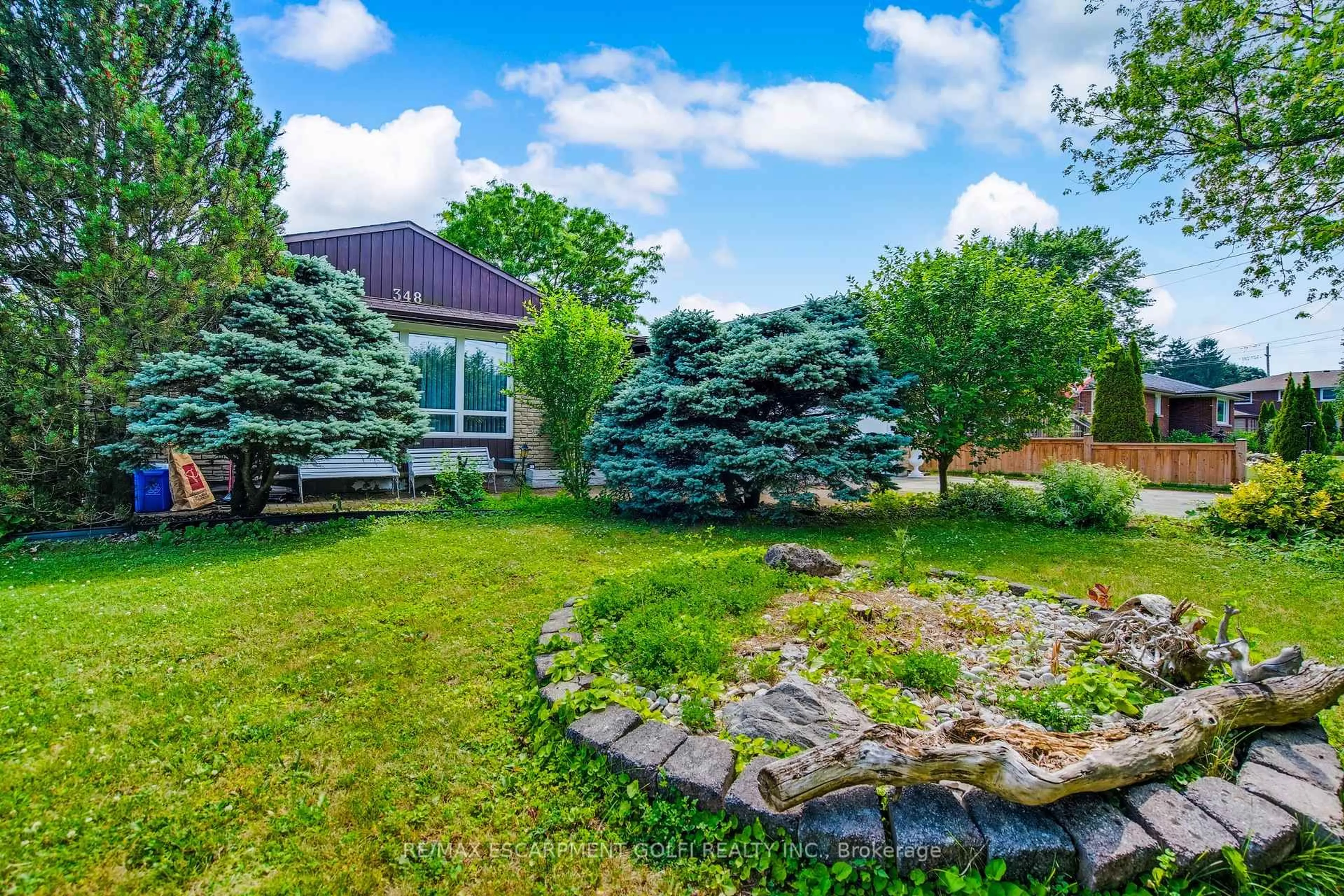 Patio, unknown for 358 Barrick Rd, Port Colborne Ontario L3K 4B5