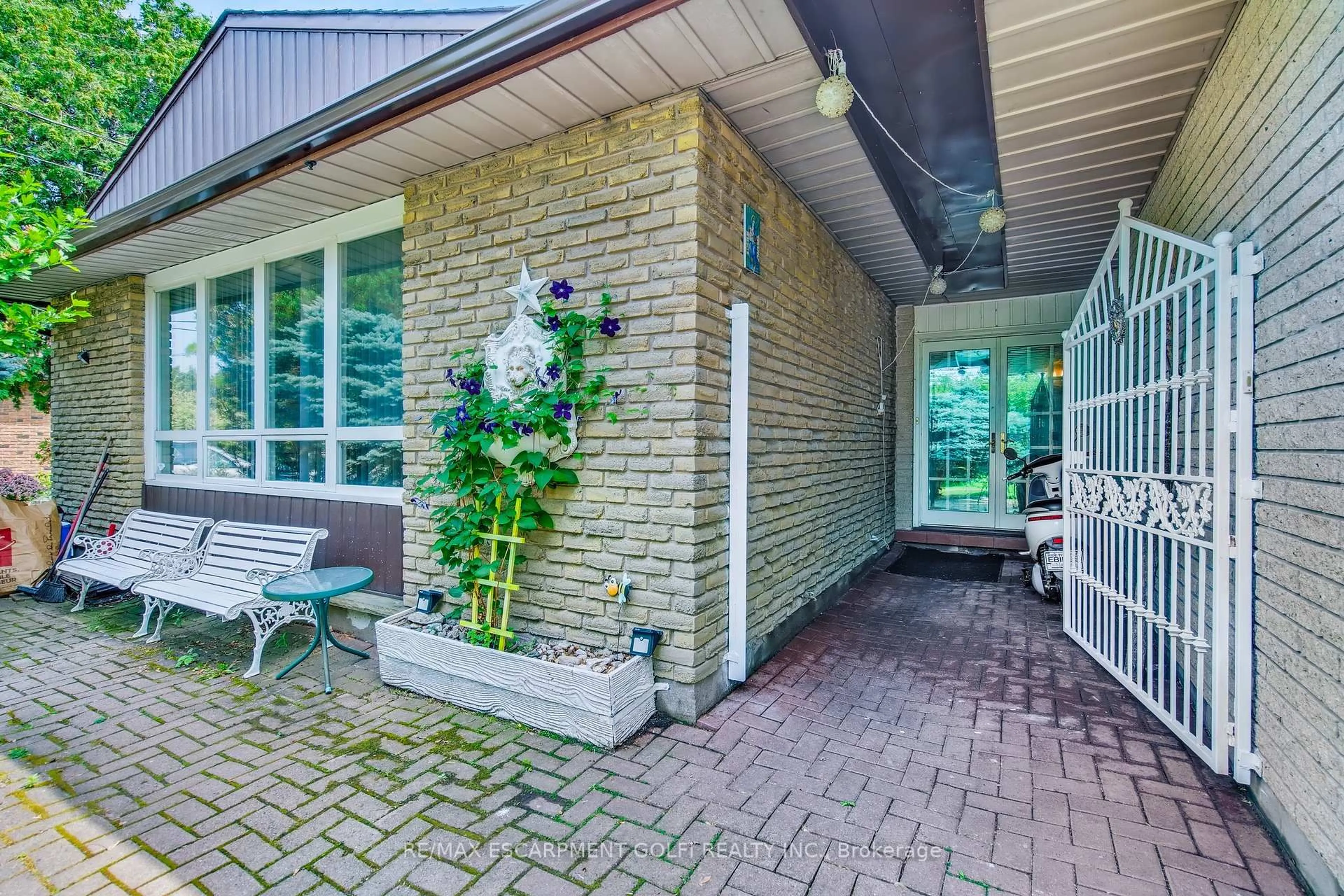 Patio, street for 358 Barrick Rd, Port Colborne Ontario L3K 4B5