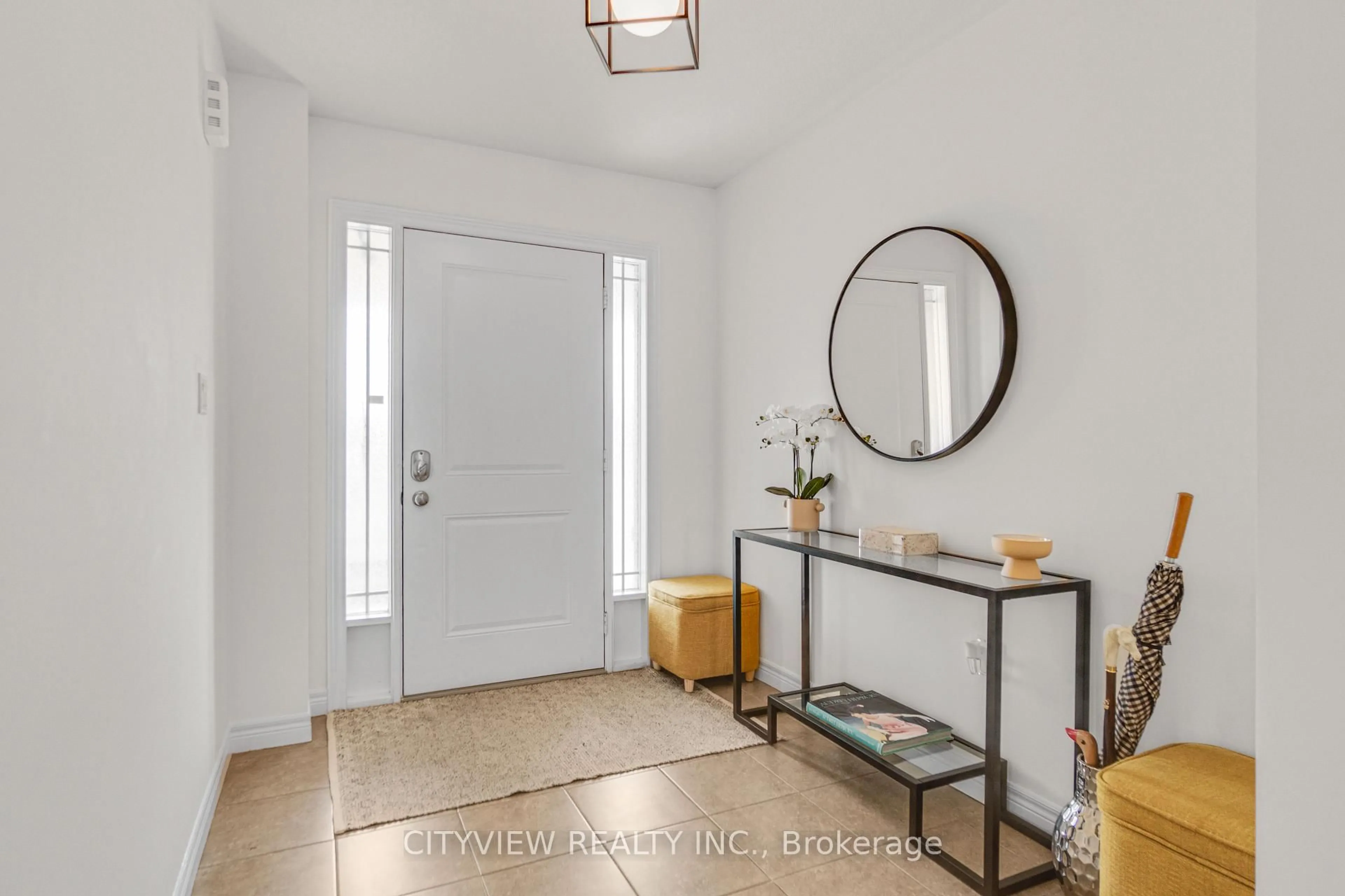 Indoor entryway for 41 Bellagio Ave, Hamilton Ontario L0R 1P0