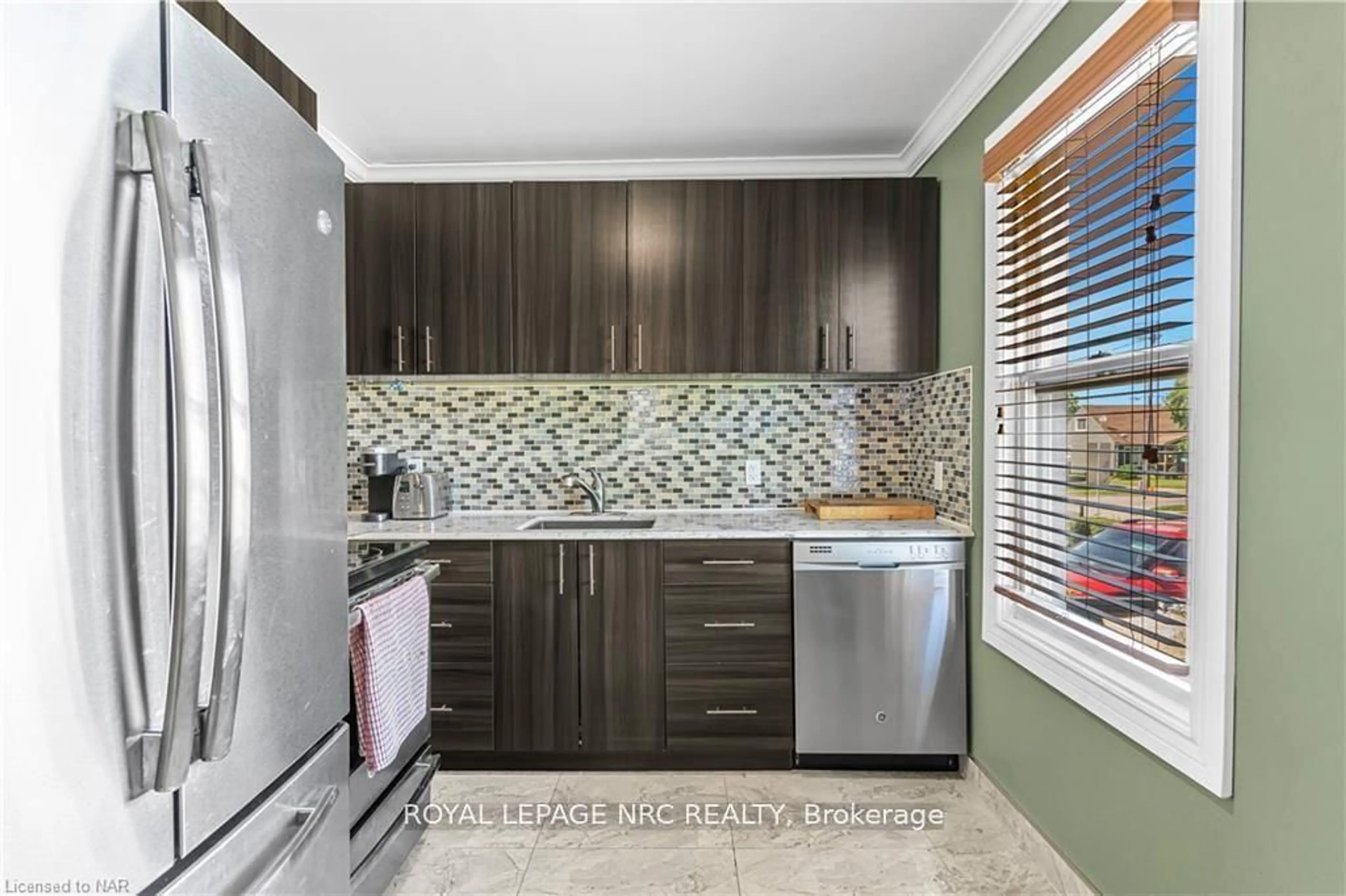 Standard kitchen, unknown for 19 CAMPBELL Ave, St. Catharines Ontario L2P 2M3