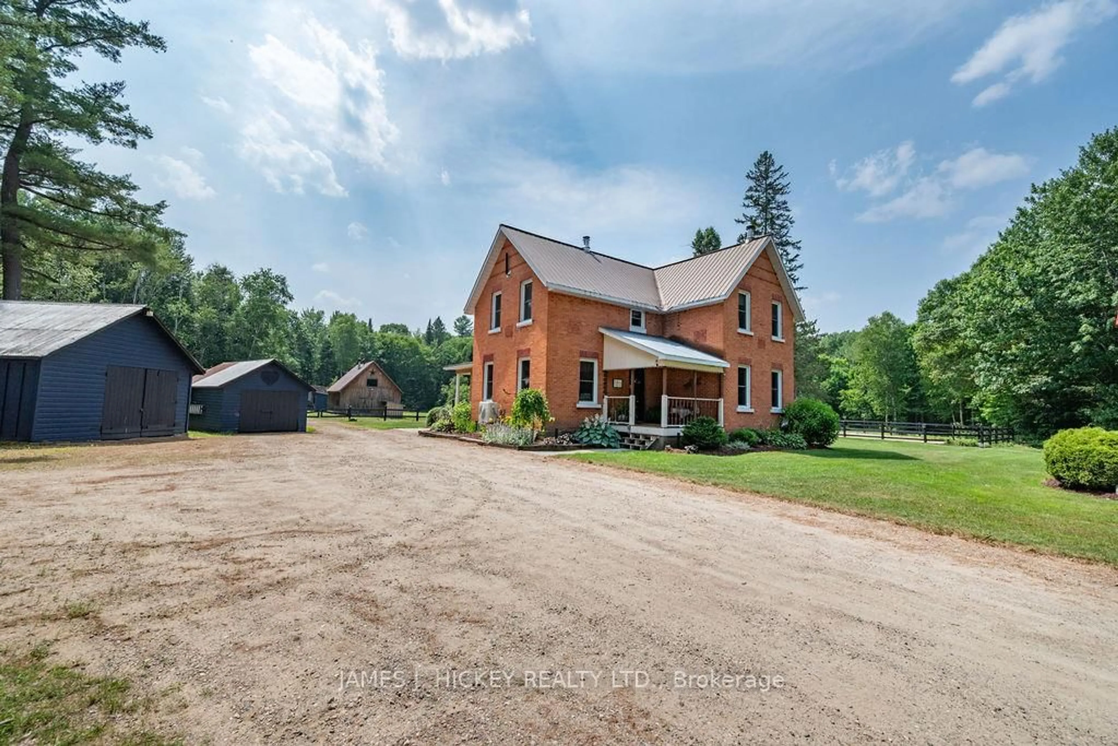 A pic from outside/outdoor area/front of a property/back of a property/a pic from drone, building for 1077 Allan Rd, Deep River Ontario K0J 1P0