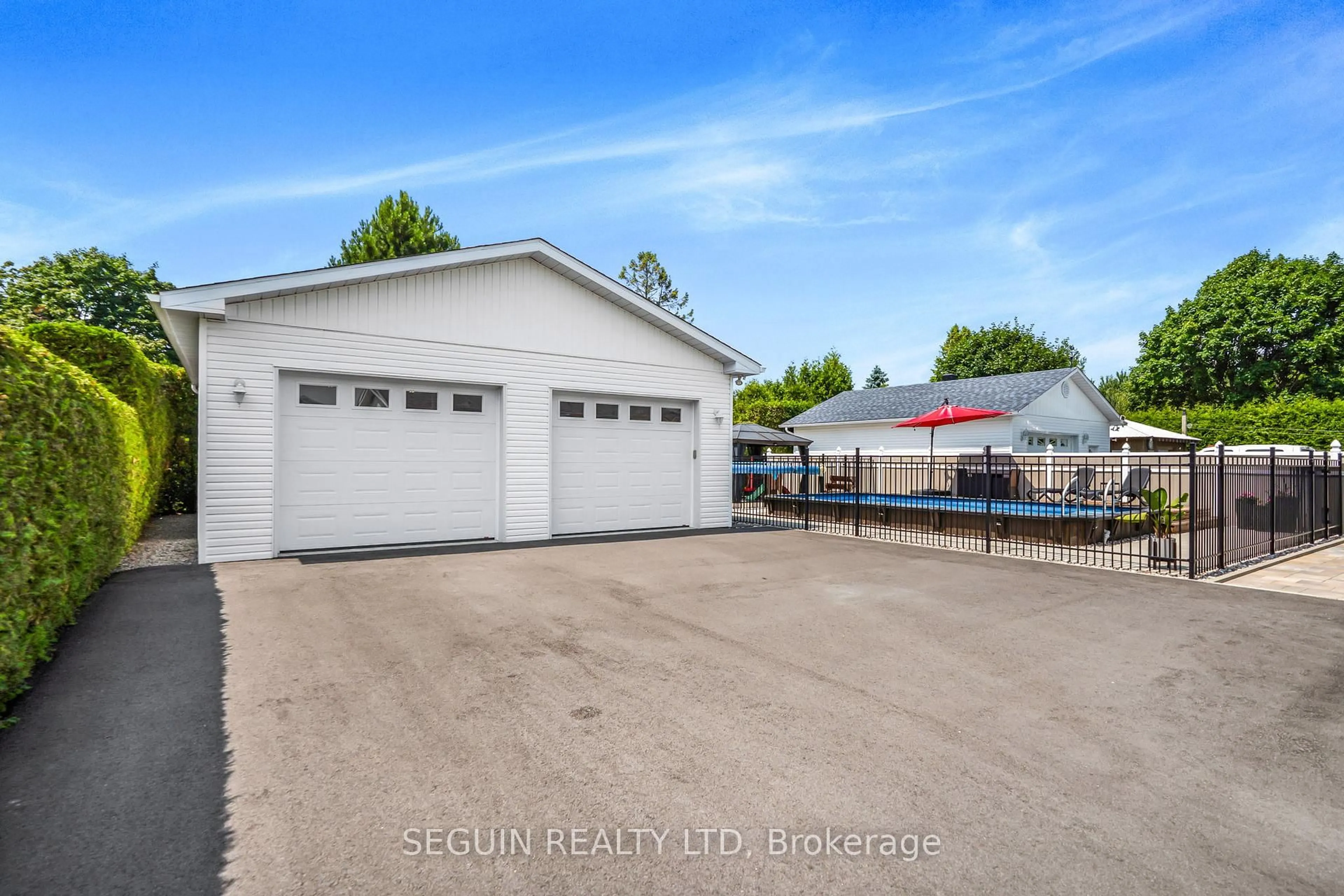 Indoor garage for 114 Stanley Ave, Champlain Ontario K0B 1R0