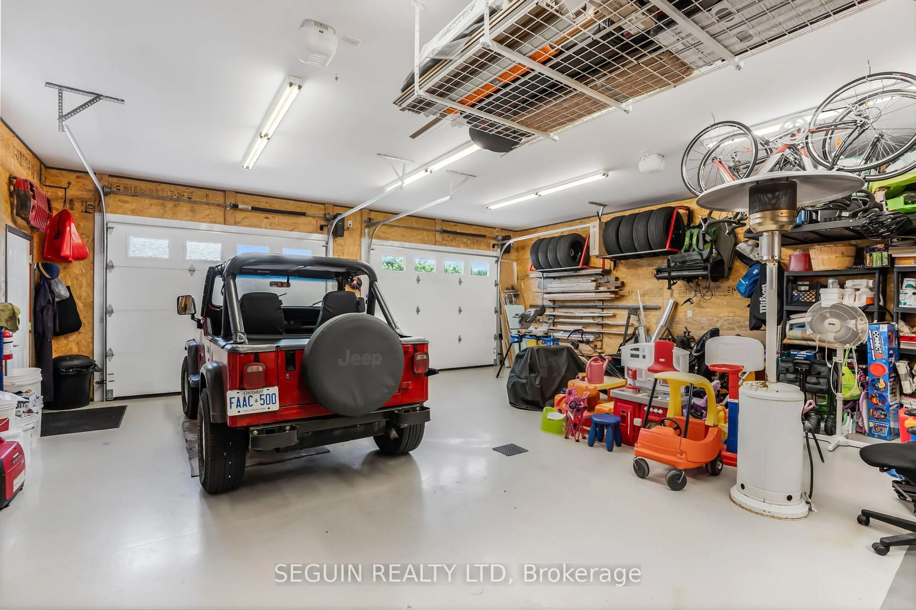 Indoor garage for 114 Stanley Ave, Champlain Ontario K0B 1R0