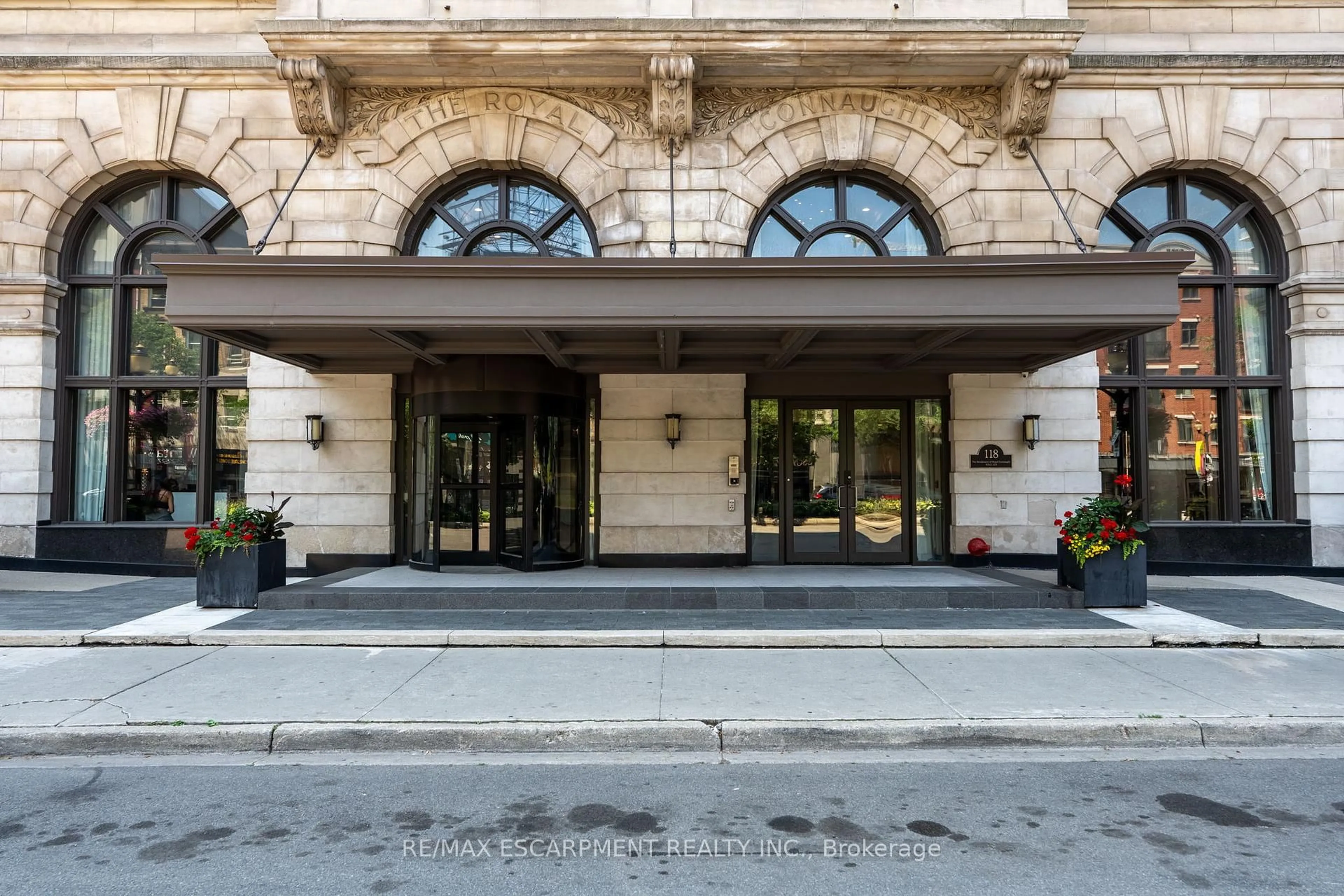 Lobby for 118 King St #921, Hamilton Ontario L8N 0A9