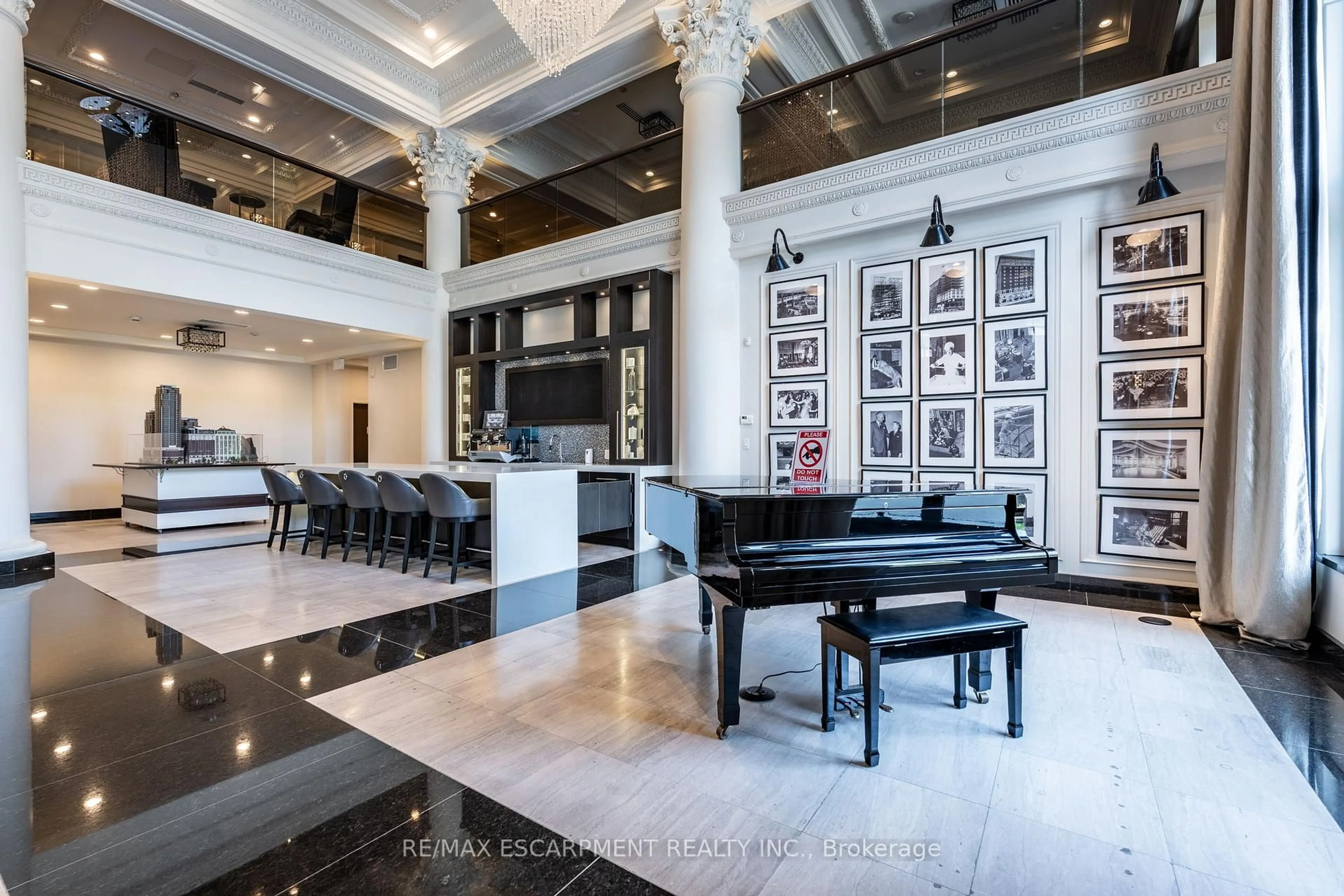 Lobby for 118 King St #921, Hamilton Ontario L8N 0A9