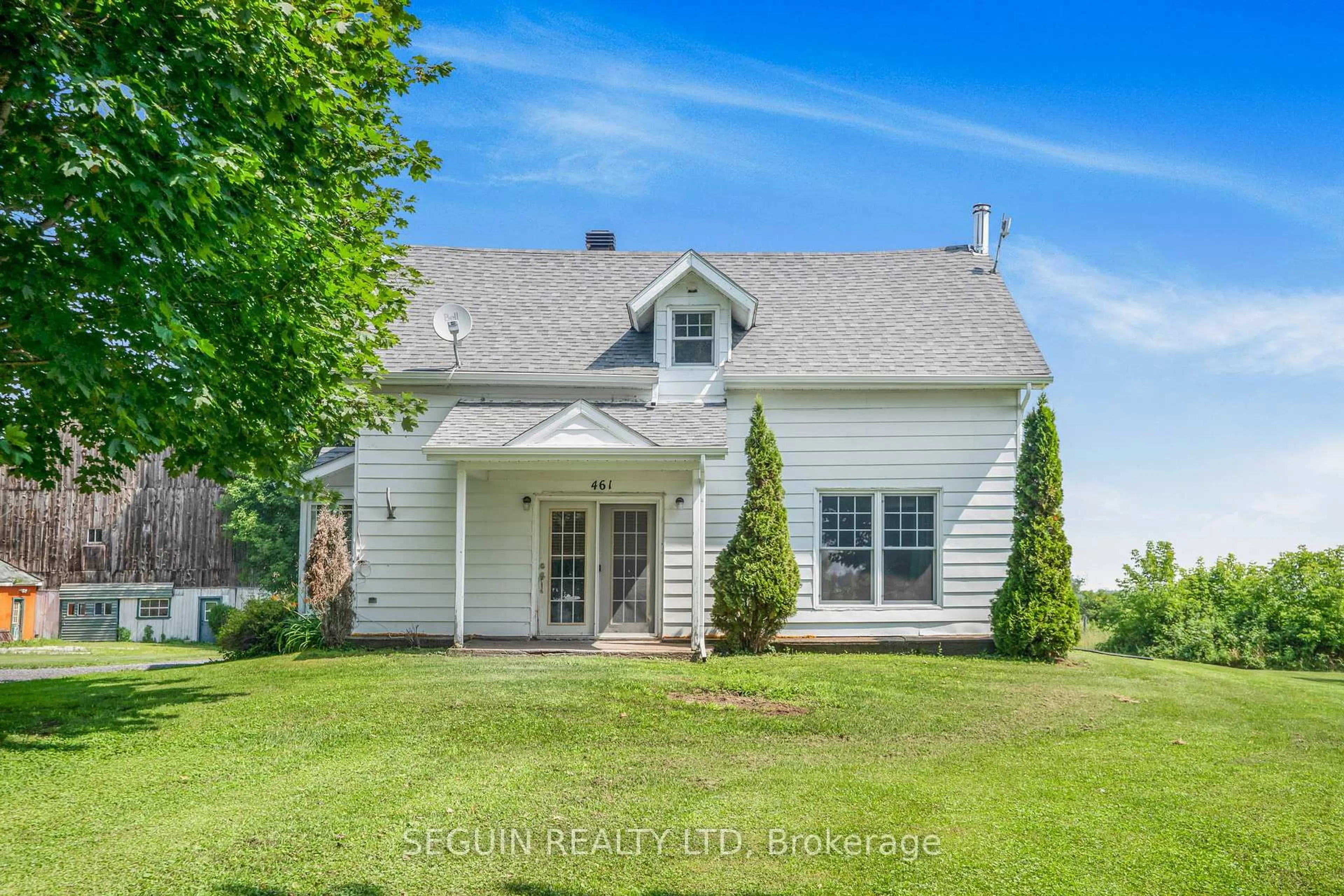 A pic from outside/outdoor area/front of a property/back of a property/a pic from drone, street for 461 Greenlane Rd, Champlain Ontario K6A 2R2
