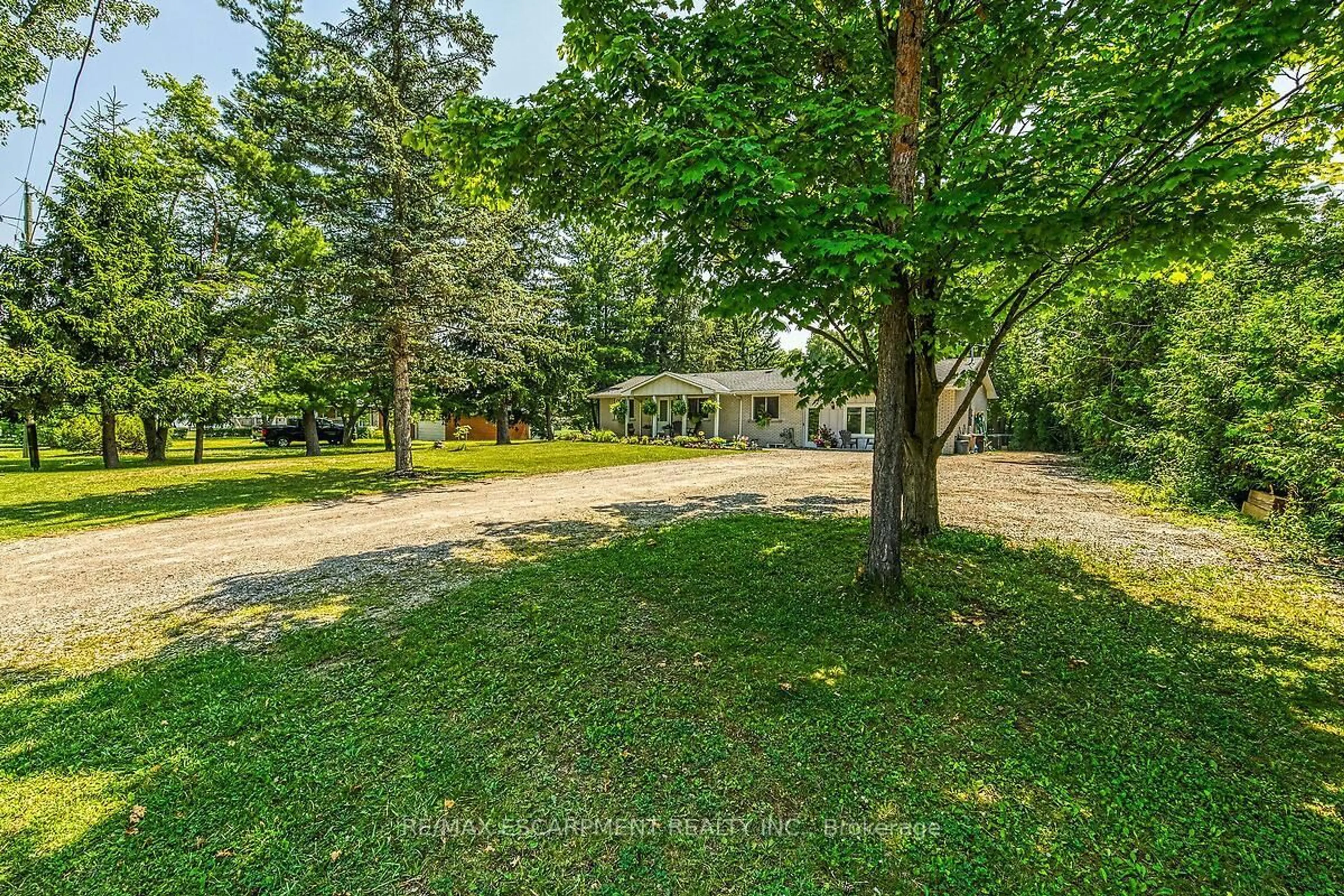 A pic from outside/outdoor area/front of a property/back of a property/a pic from drone, unknown for 25 Haldibrook Rd, Haldimand Ontario N3W 1M9