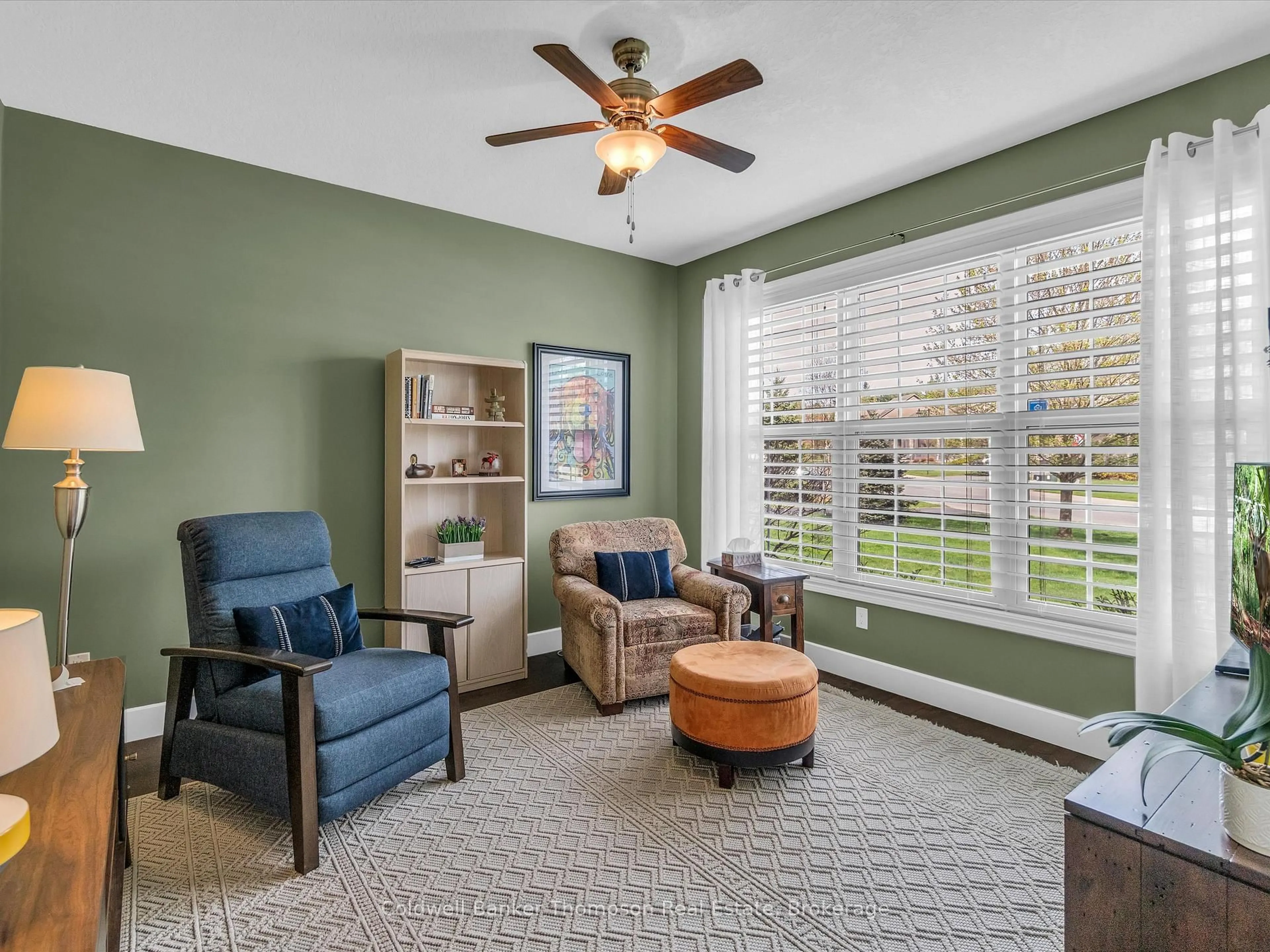 Living room with furniture, carpet floor for 16 Homestead Lane, Huntsville Ontario P1H 2N8