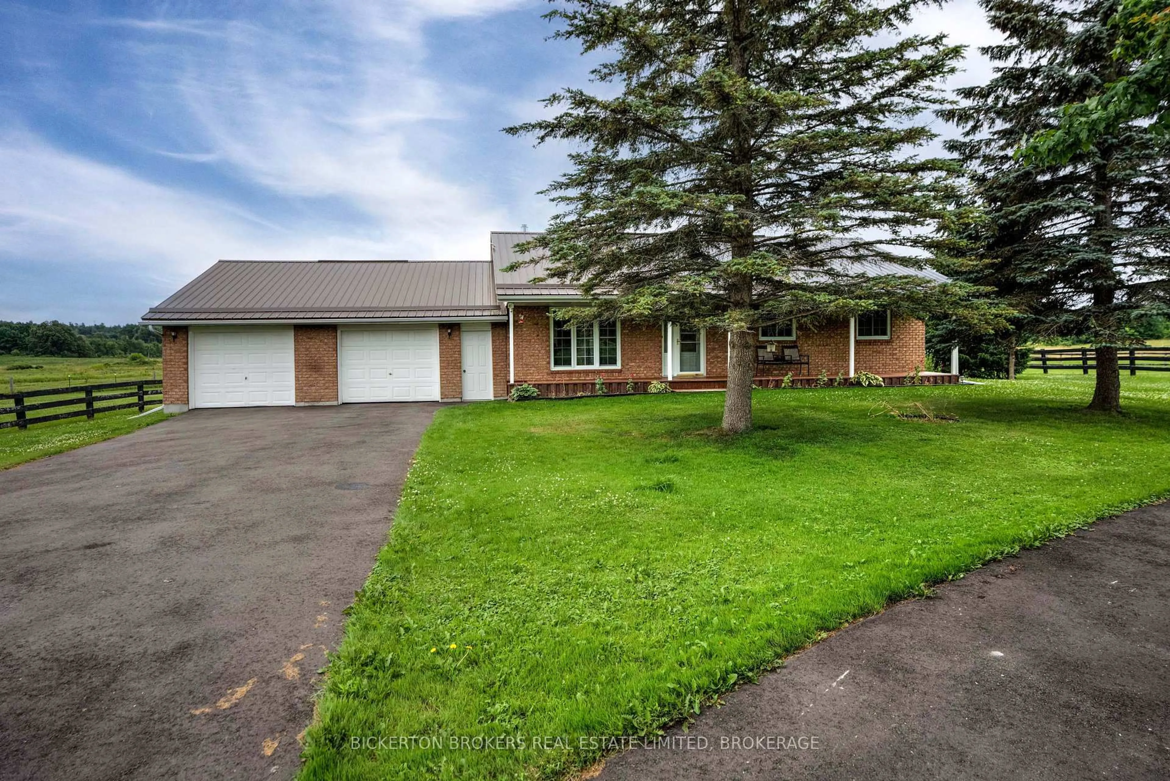 A pic from outside/outdoor area/front of a property/back of a property/a pic from drone, street for 321 Escott/Rockport Rd, Leeds and the Thousand Islands Ontario K0E 1R0